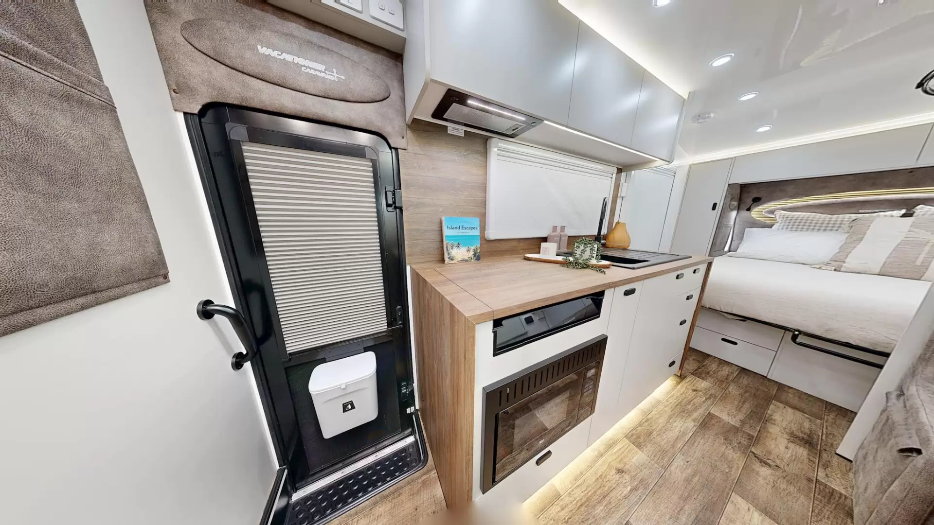 NEW 2026 VACATIONER CARAVANS ROUGH RIDER