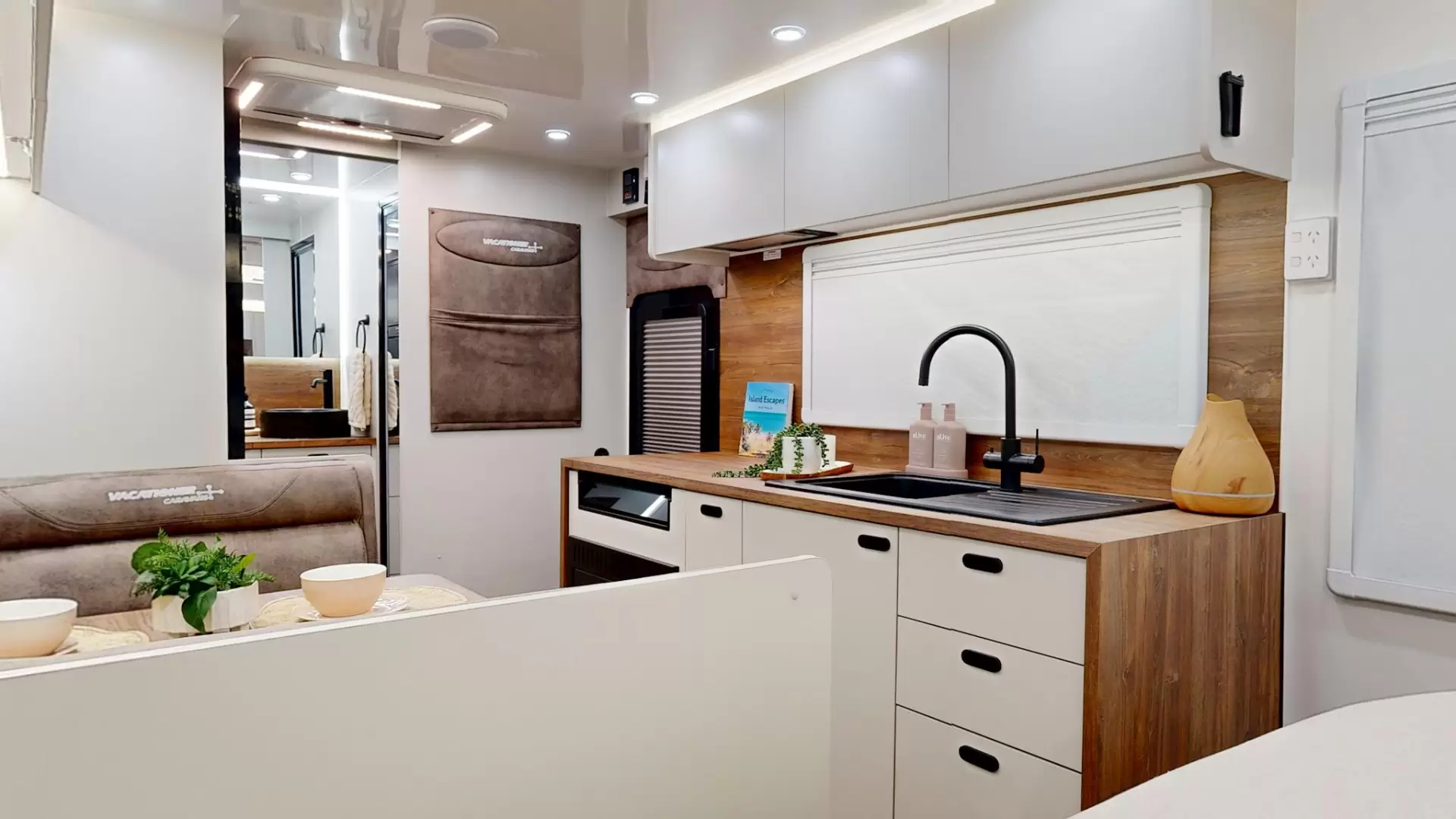 NEW 2026 VACATIONER CARAVANS ROUGH RIDER