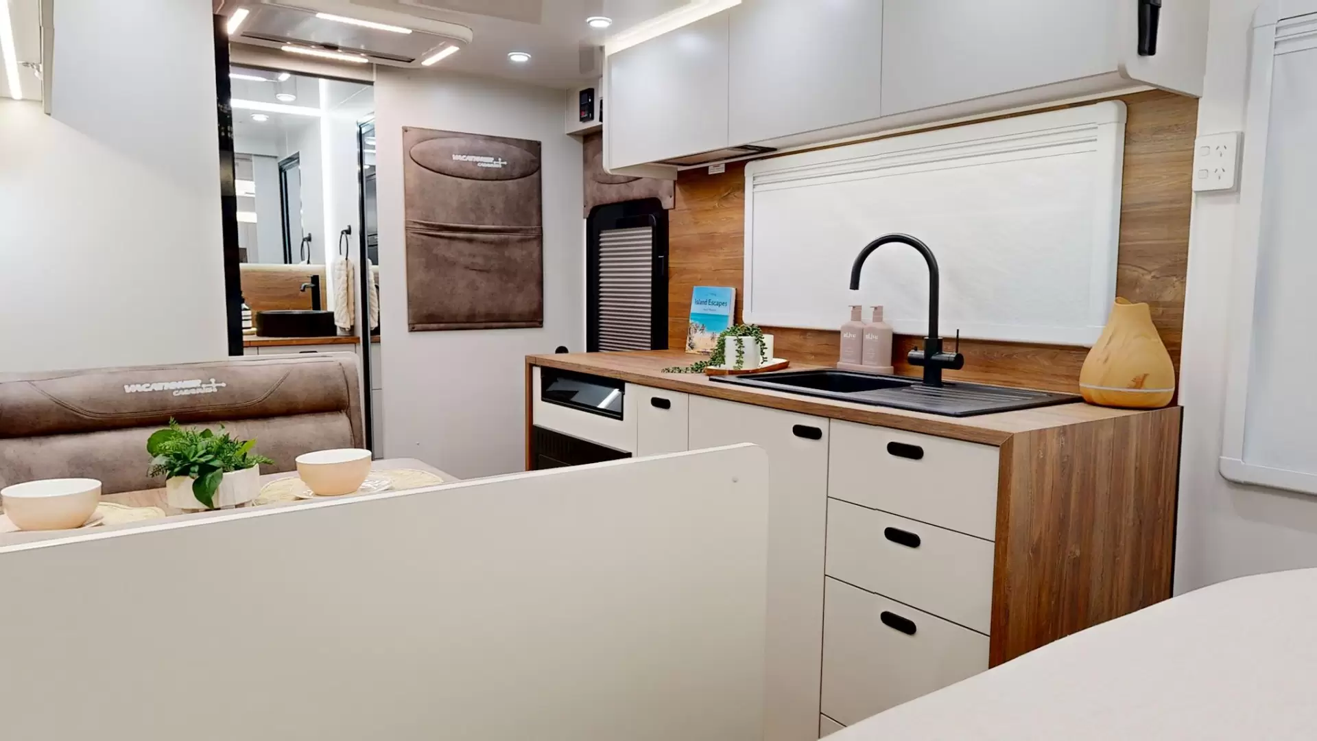 NEW 2026 VACATIONER CARAVANS ROUGH RIDER