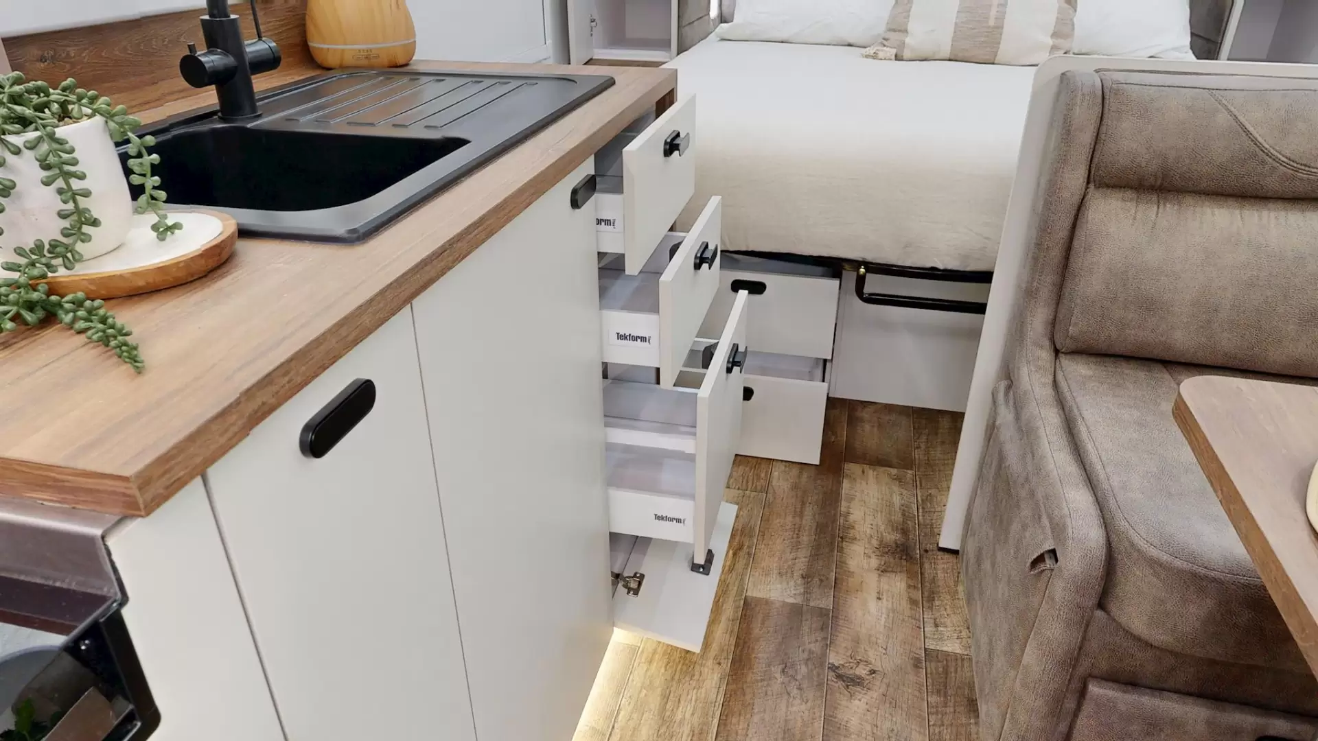 NEW 2026 VACATIONER CARAVANS ROUGH RIDER