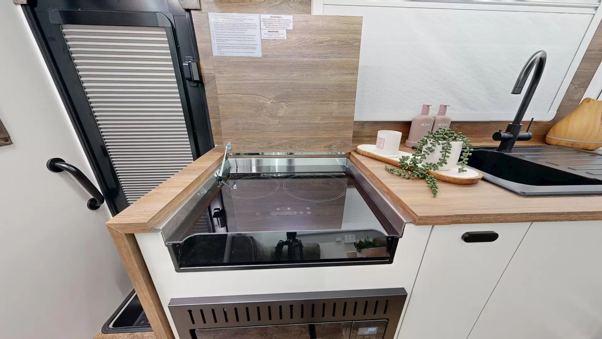 NEW 2026 VACATIONER CARAVANS ROUGH RIDER