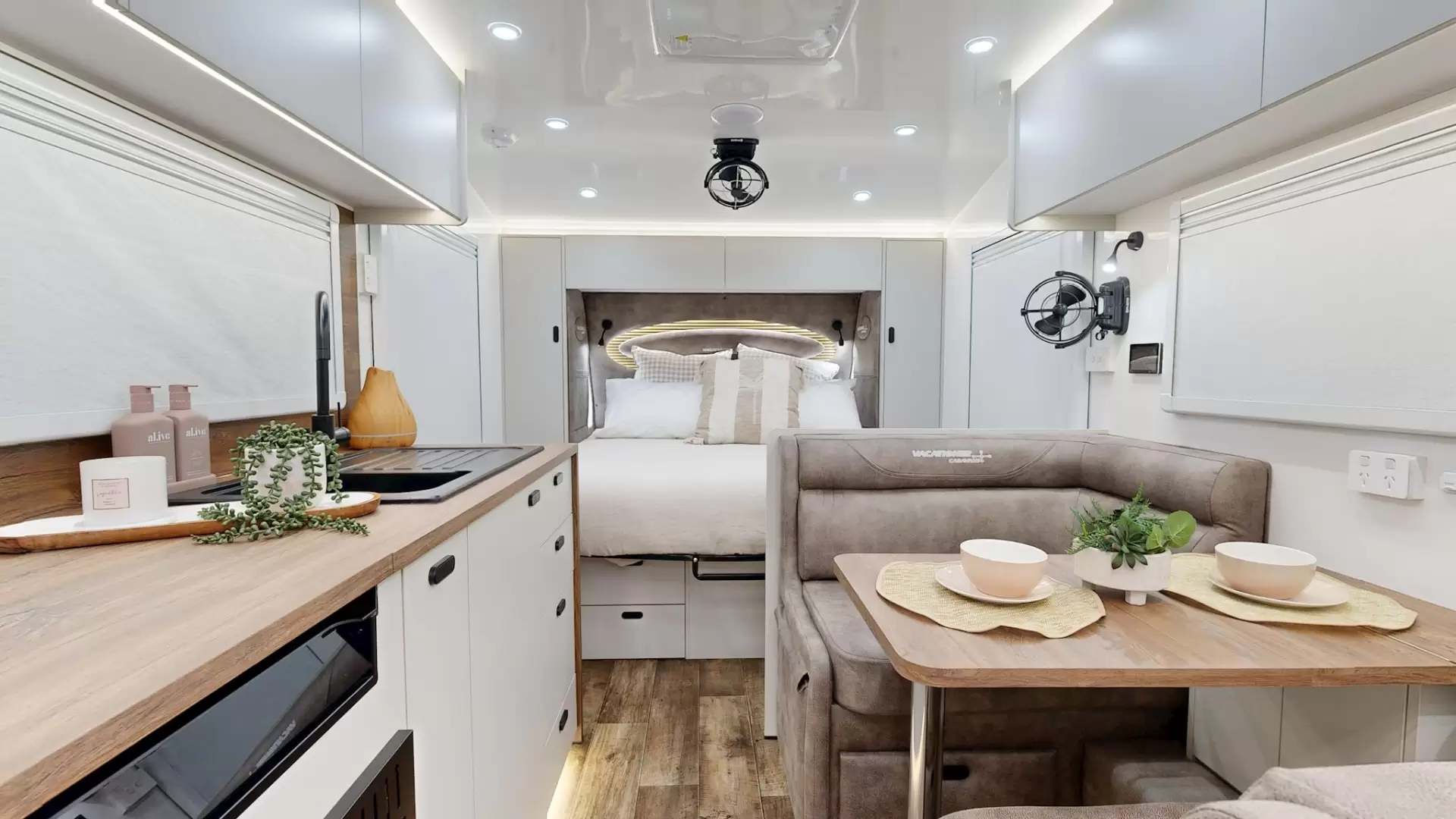 NEW 2026 VACATIONER CARAVANS ROUGH RIDER