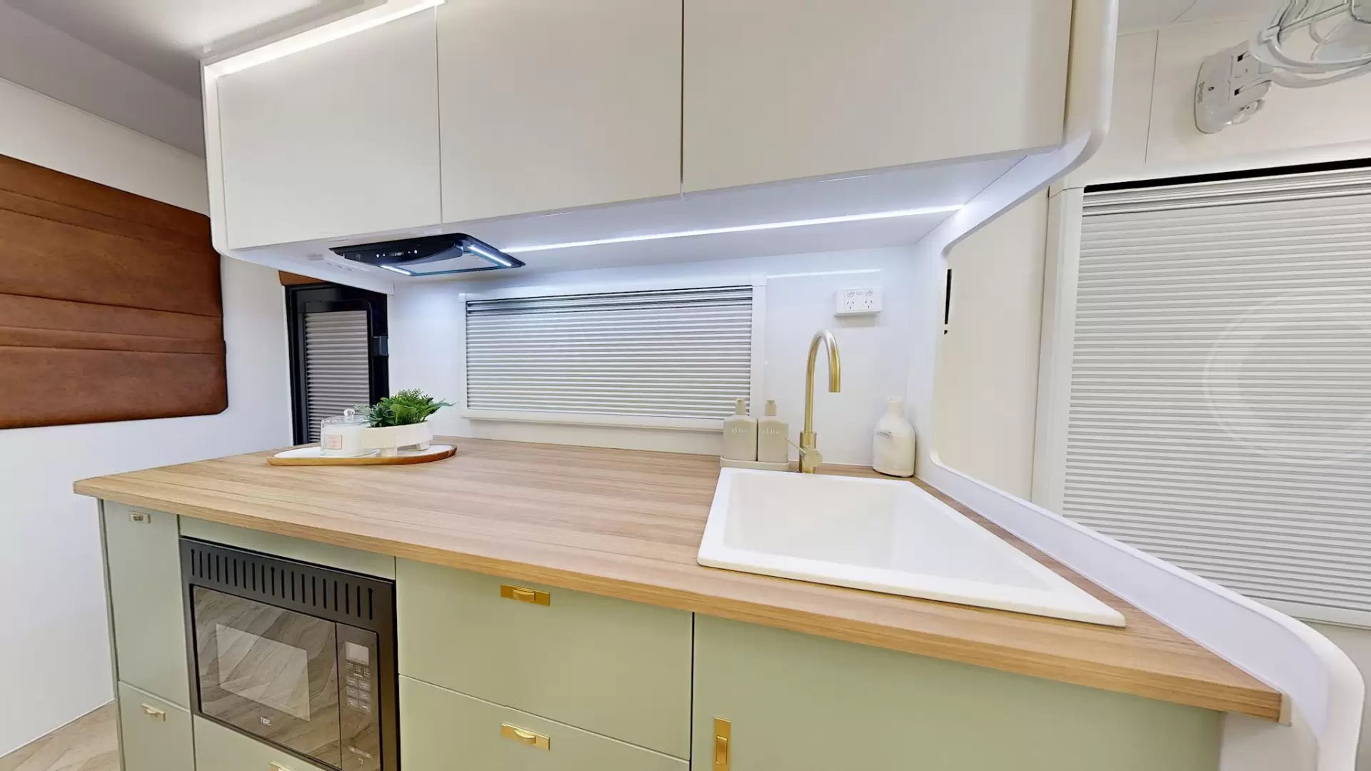 NEW 2026 ATLAS CARAVANS RVO