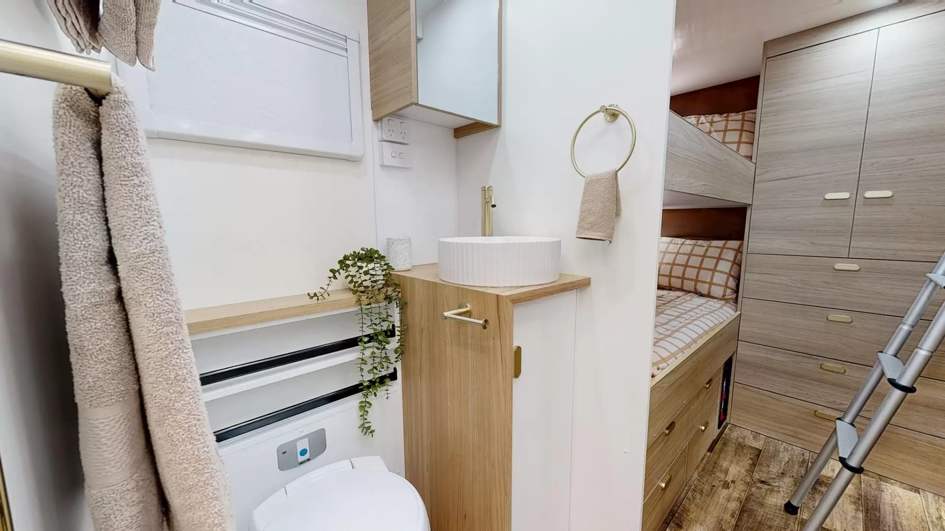 NEW 2026 VACATIONER CARAVANS ROUGH RIDER