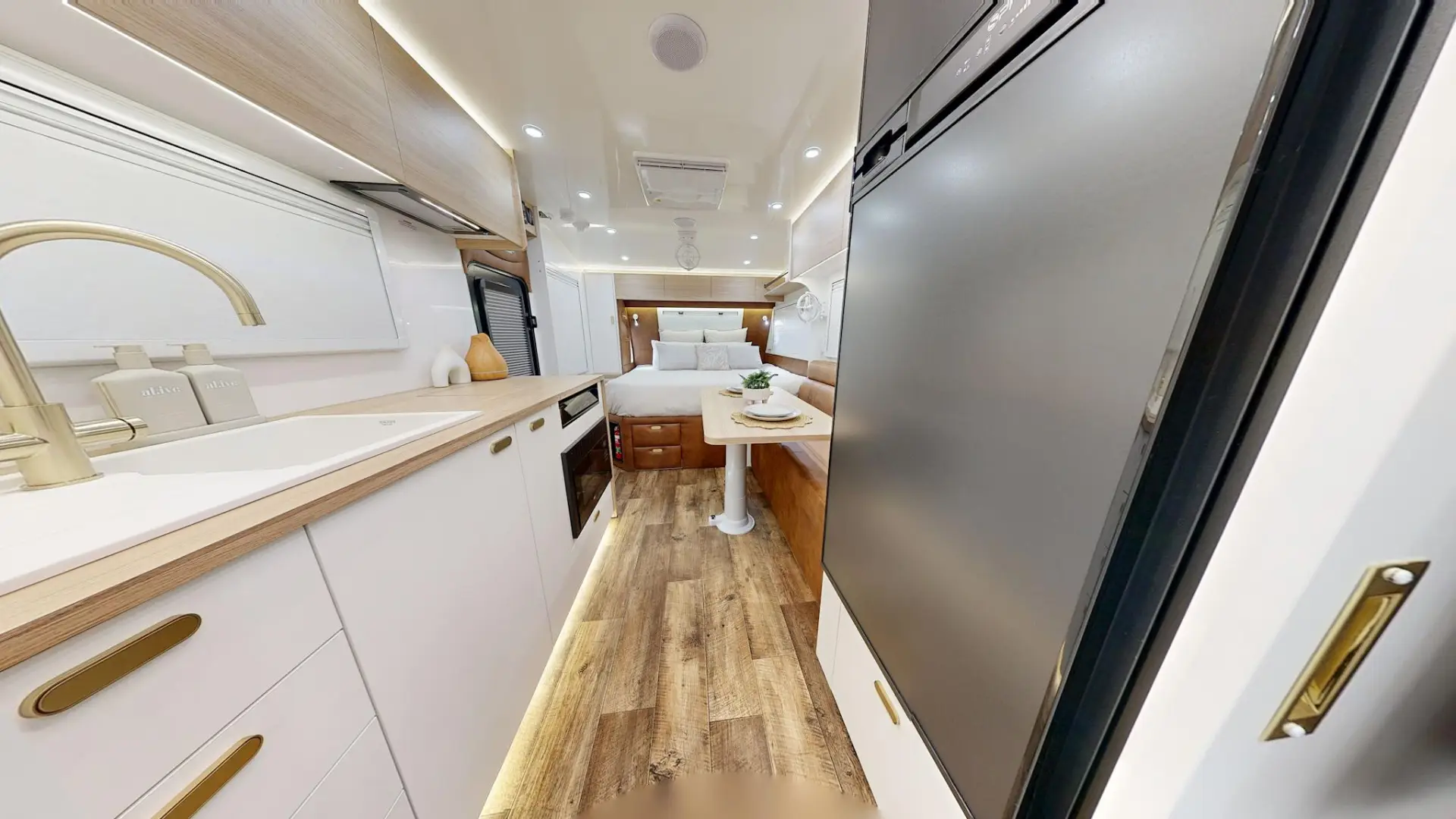 NEW 2026 VACATIONER CARAVANS ROUGH RIDER