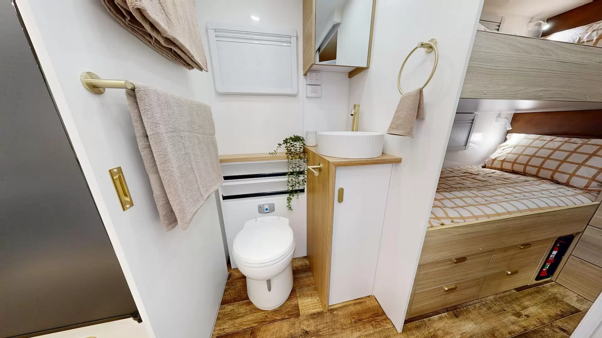 NEW 2026 VACATIONER CARAVANS ROUGH RIDER