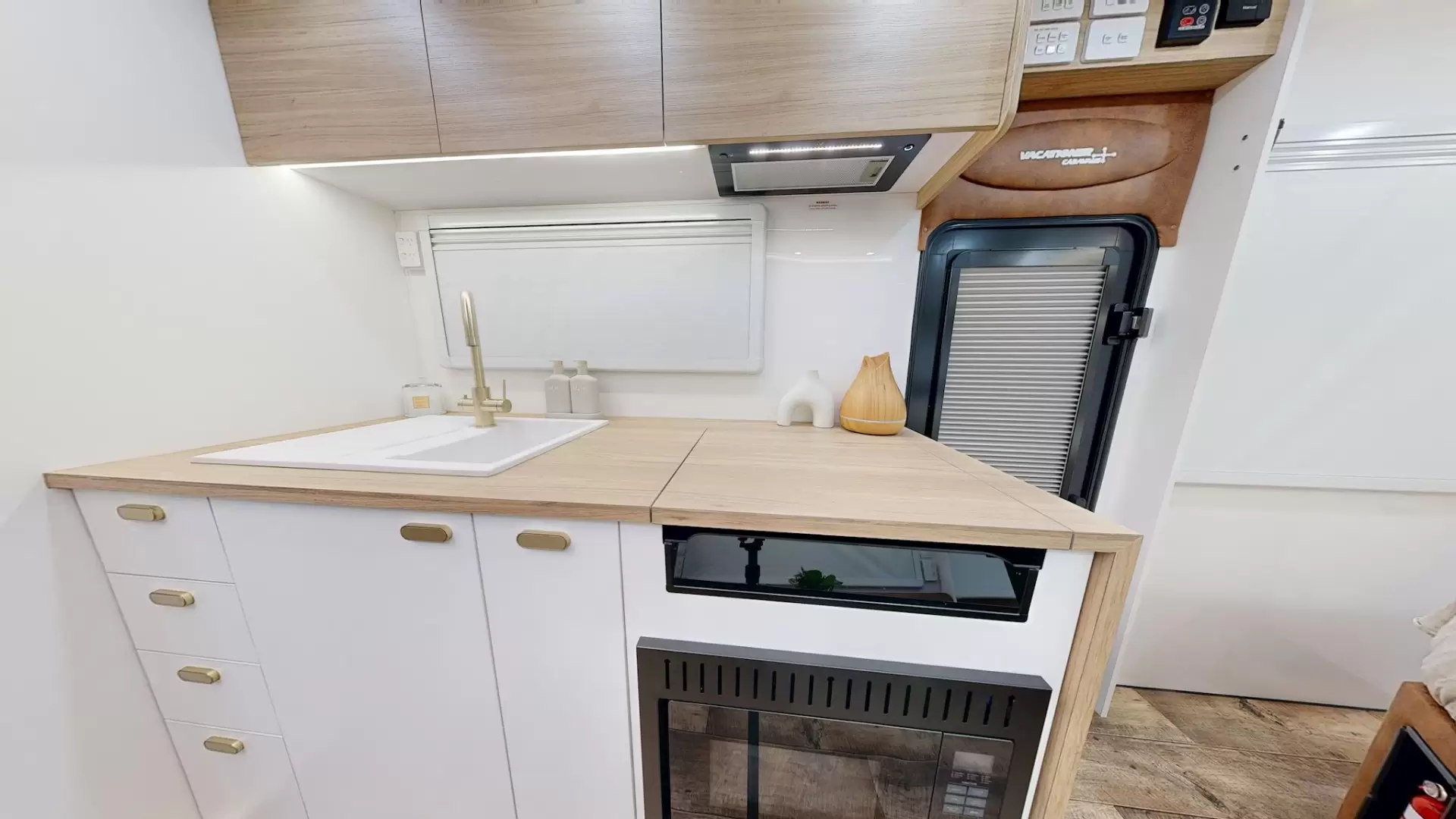 NEW 2026 VACATIONER CARAVANS ROUGH RIDER