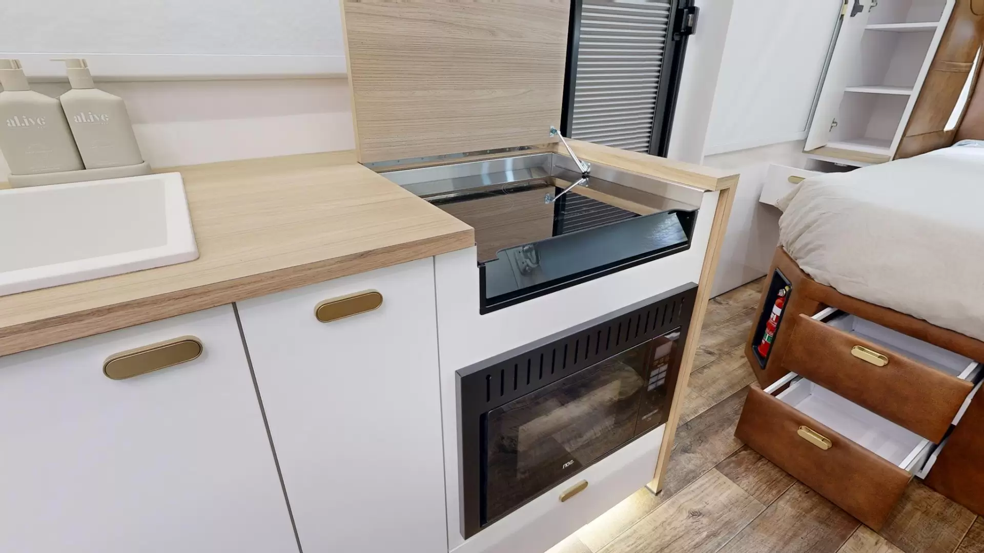 NEW 2026 VACATIONER CARAVANS ROUGH RIDER