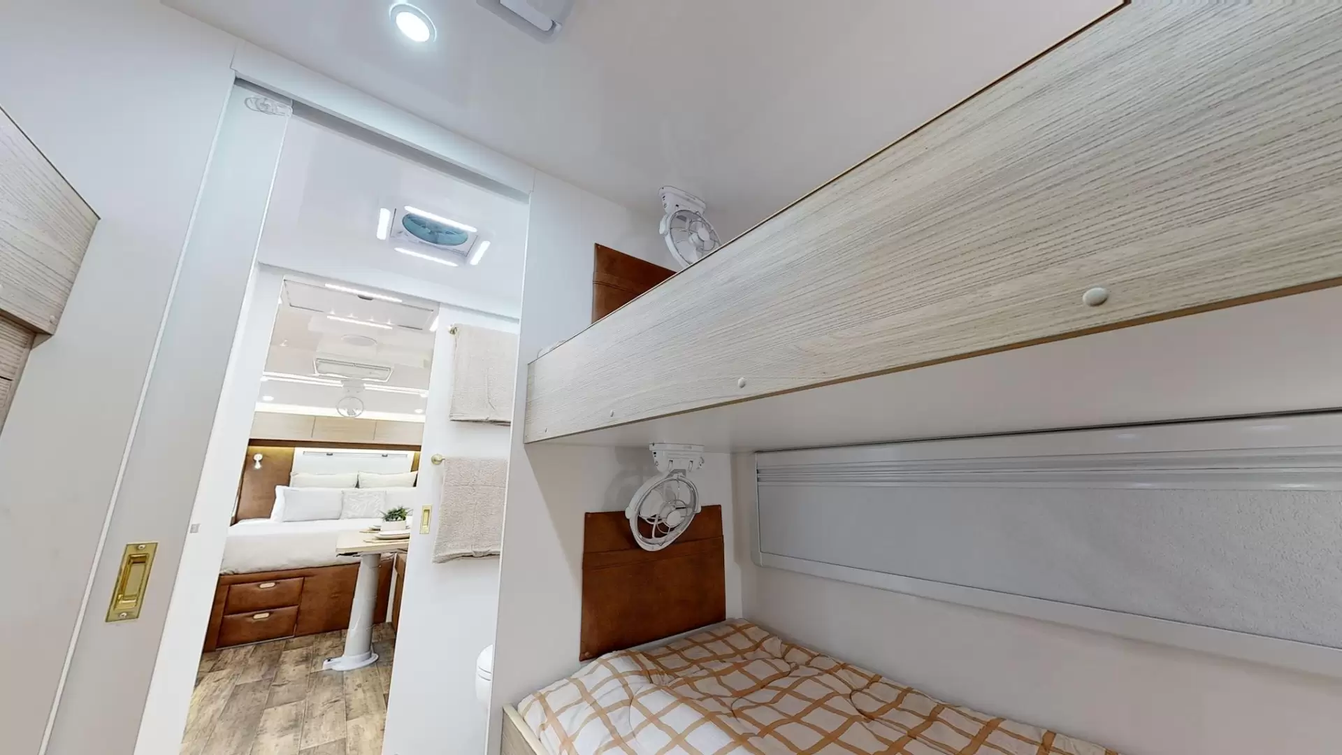 NEW 2026 VACATIONER CARAVANS ROUGH RIDER