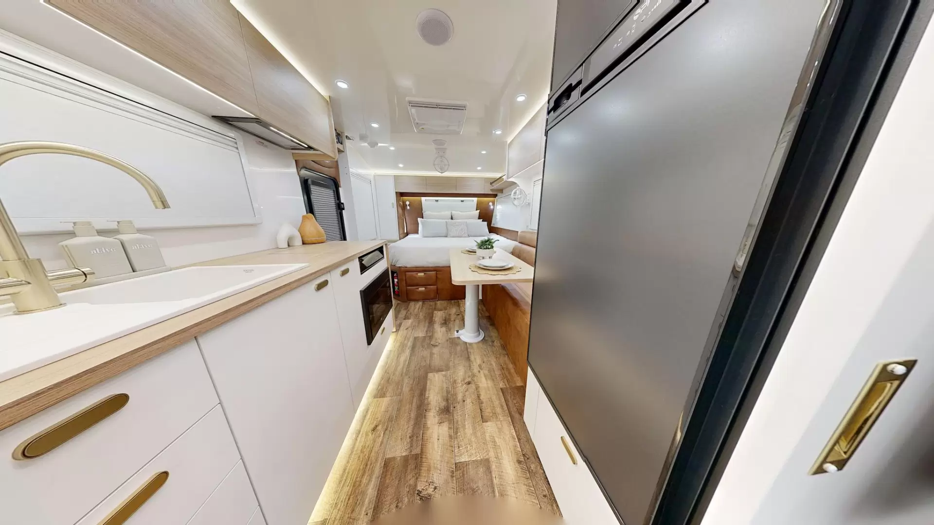 NEW 2026 VACATIONER CARAVANS ROUGH RIDER