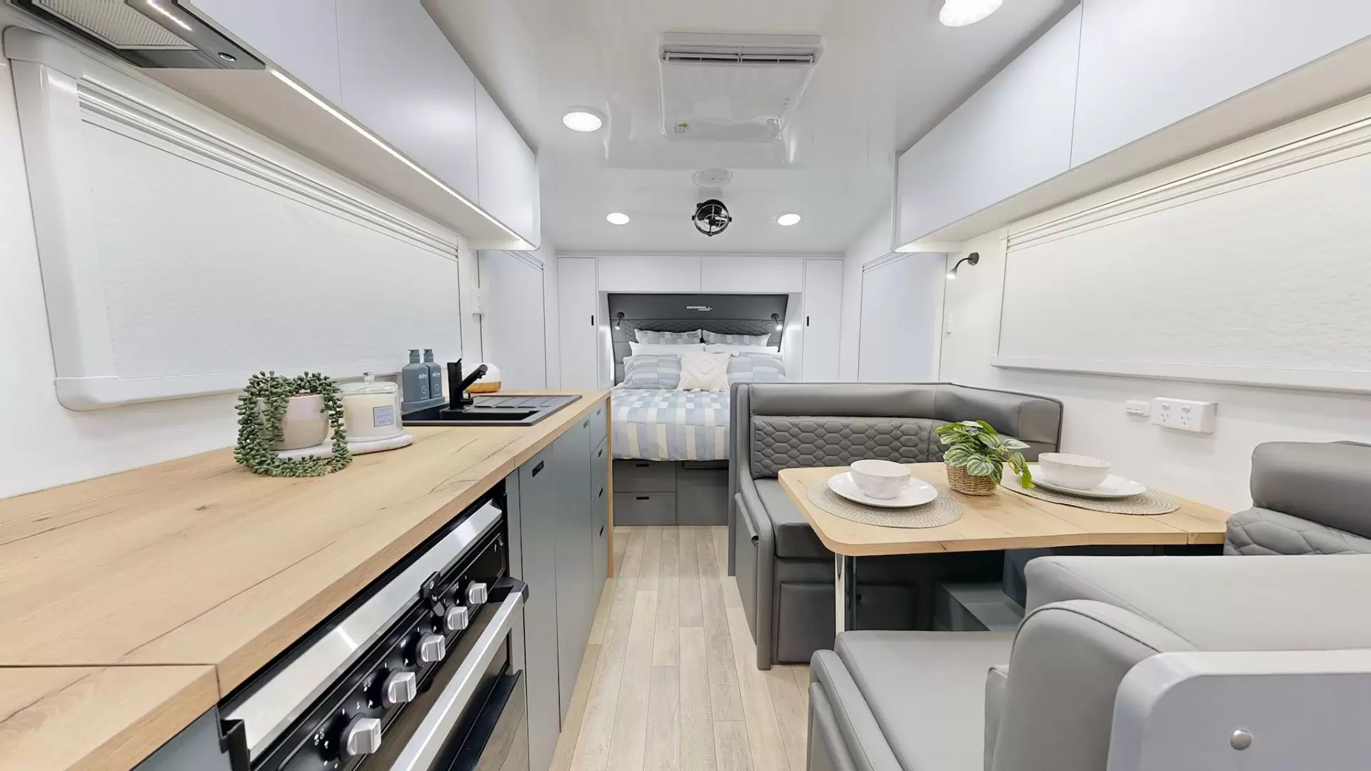 NEW 2026 VACATIONER CARAVANS ENDURA