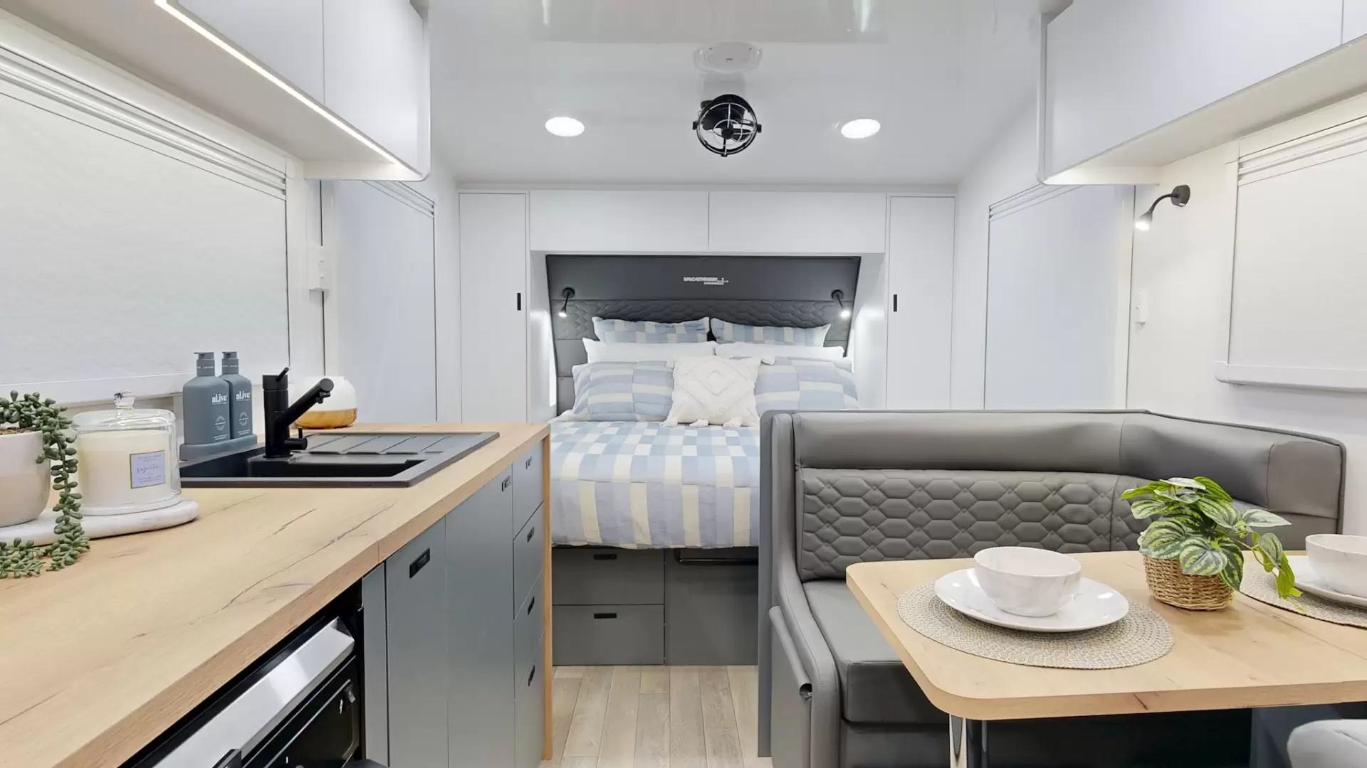 NEW 2026 VACATIONER CARAVANS ENDURA