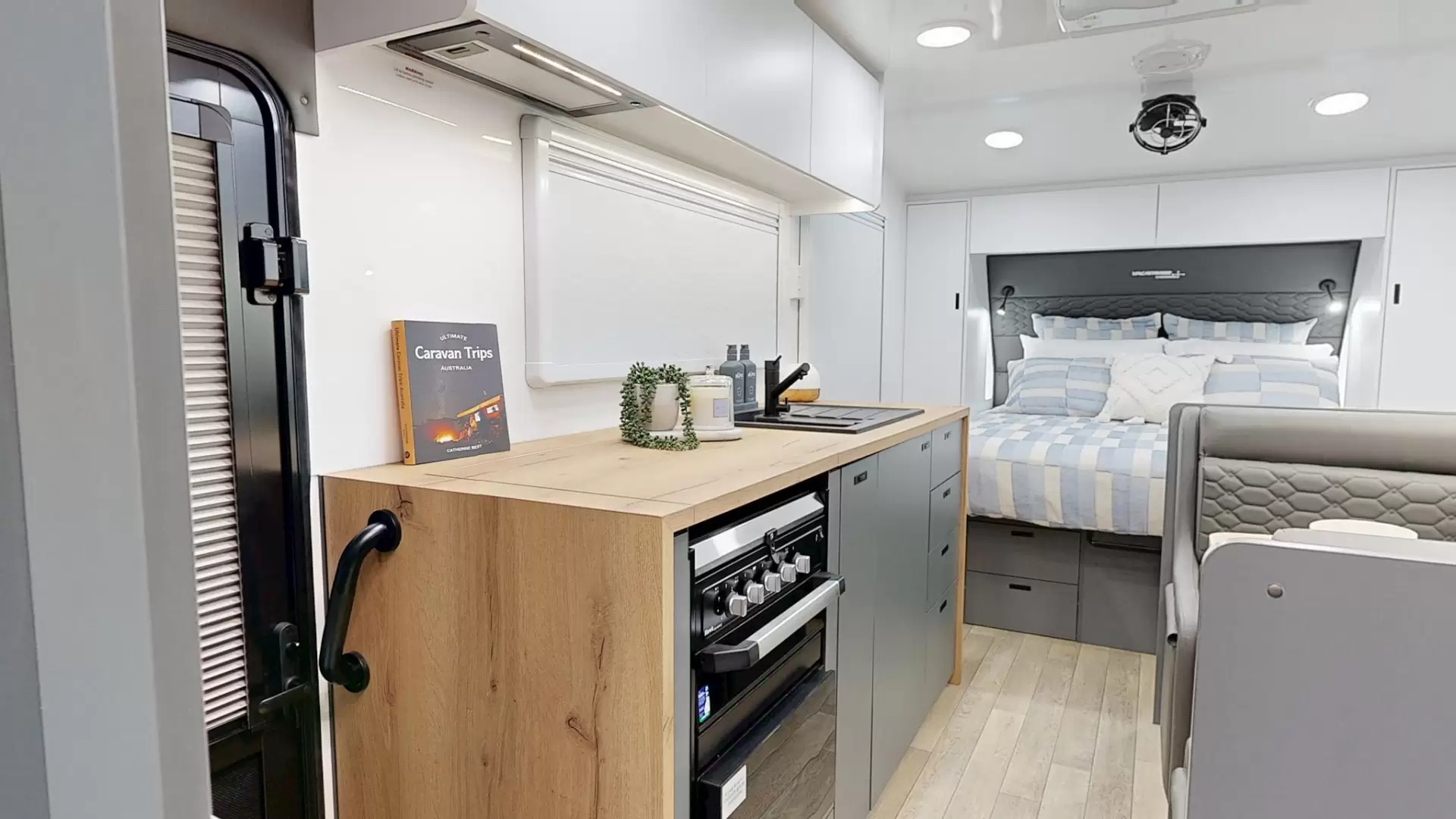 NEW 2026 VACATIONER CARAVANS ENDURA