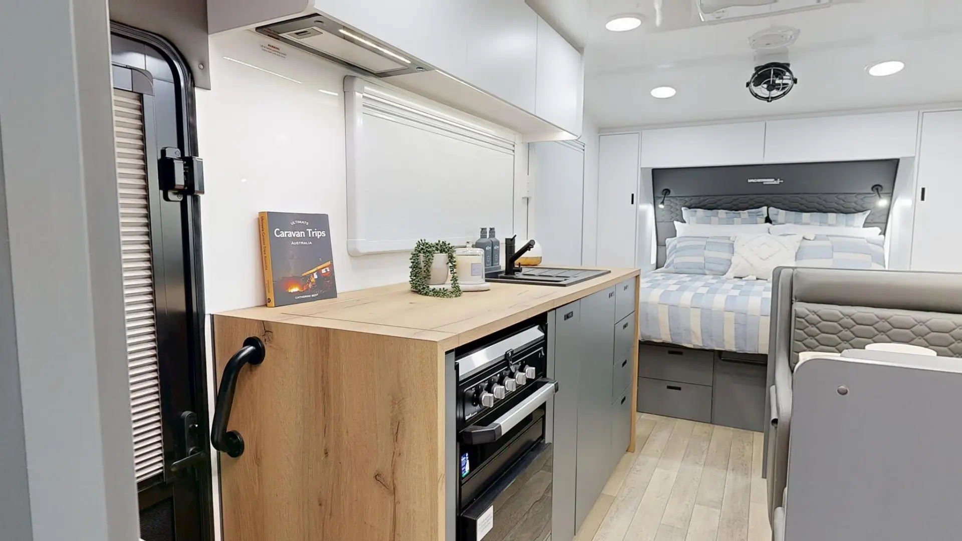 NEW 2026 VACATIONER CARAVANS ENDURA