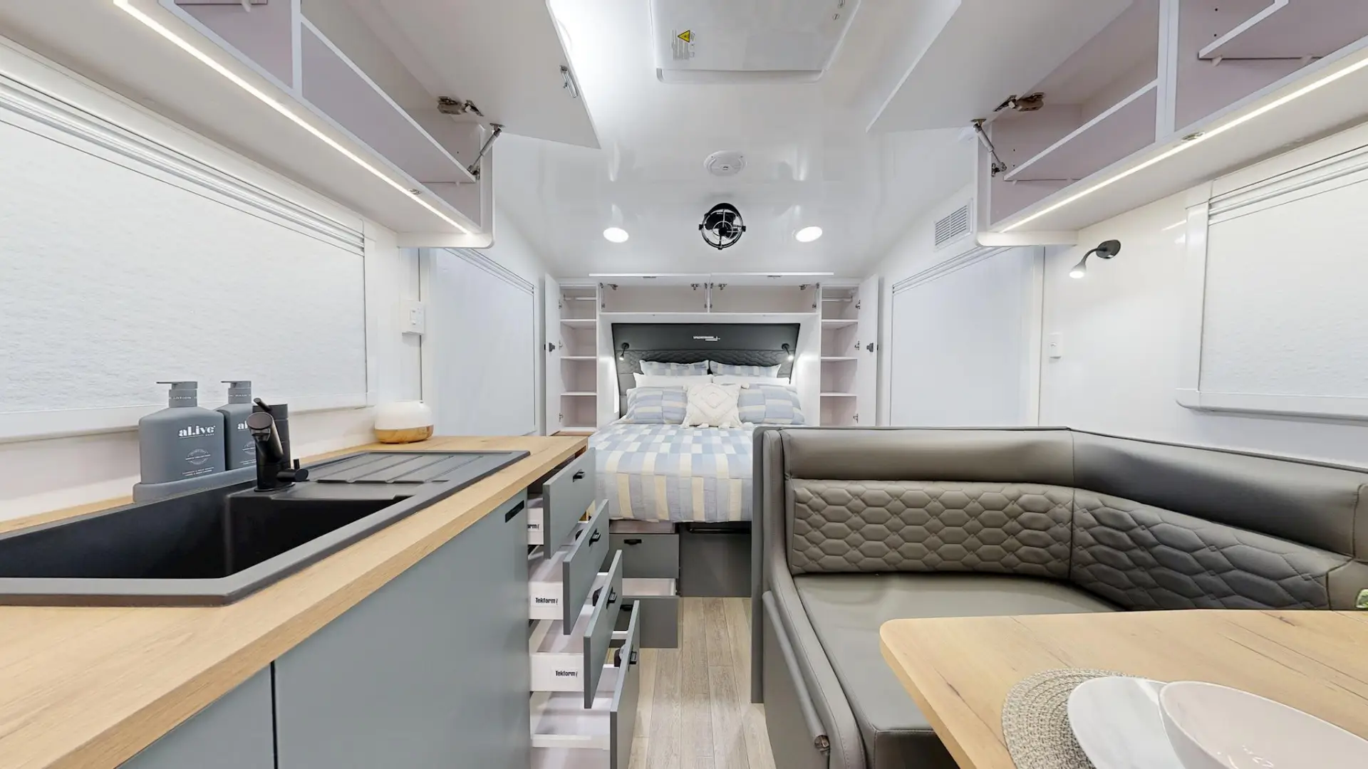 NEW 2026 VACATIONER CARAVANS ENDURA