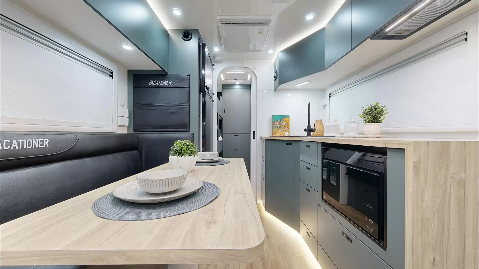 USED 2025 VACATIONER CARAVANS ROUGH RIDER