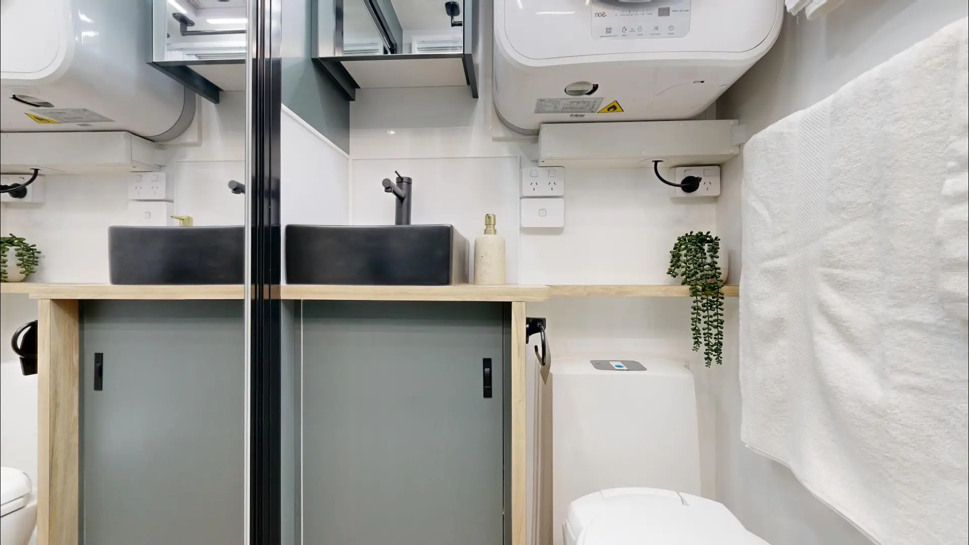 USED 2025 VACATIONER CARAVANS ROUGH RIDER