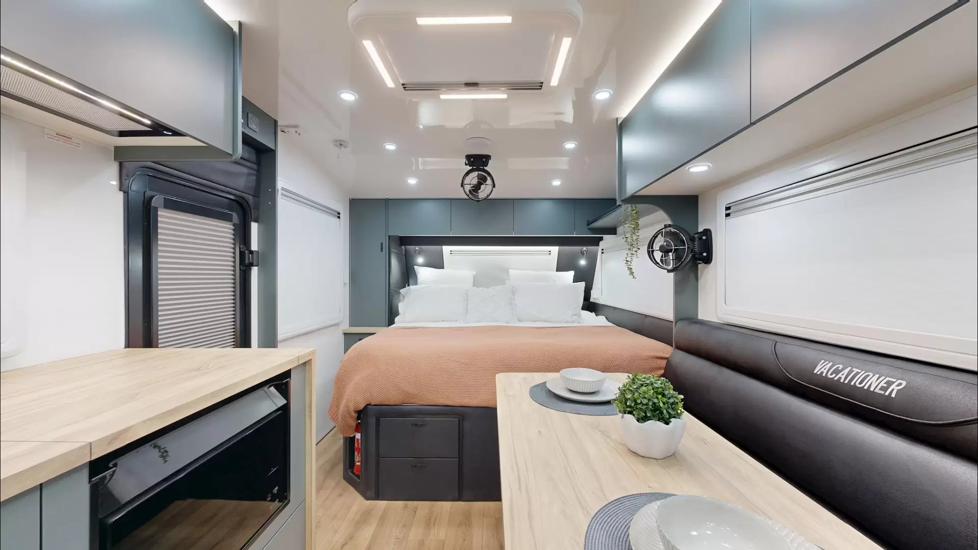 USED 2025 VACATIONER CARAVANS ROUGH RIDER