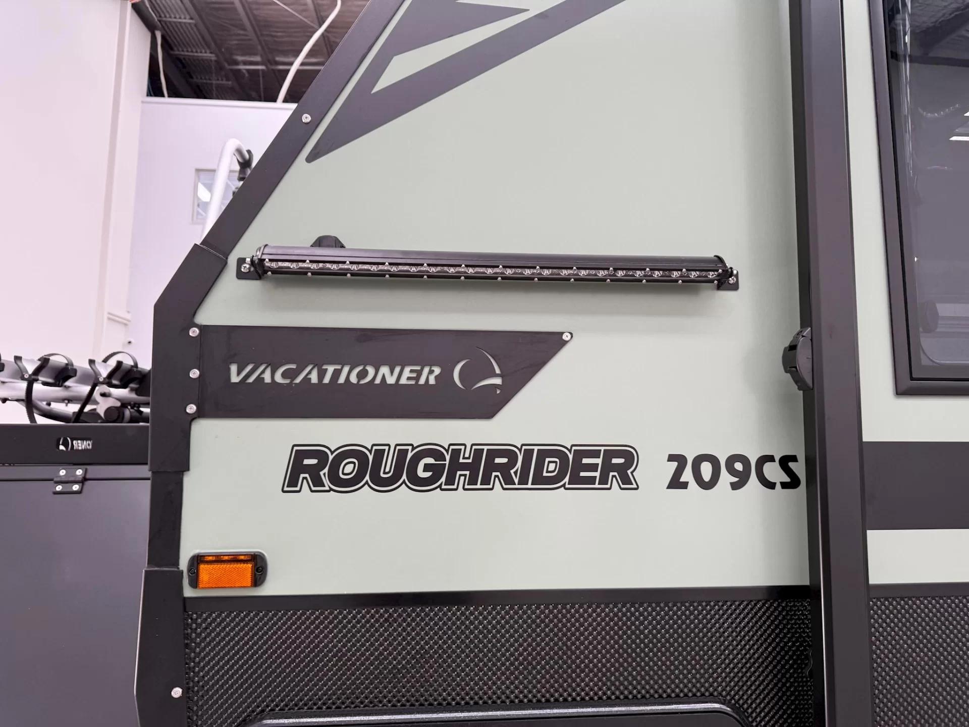USED 2025 VACATIONER CARAVANS ROUGH RIDER caravan