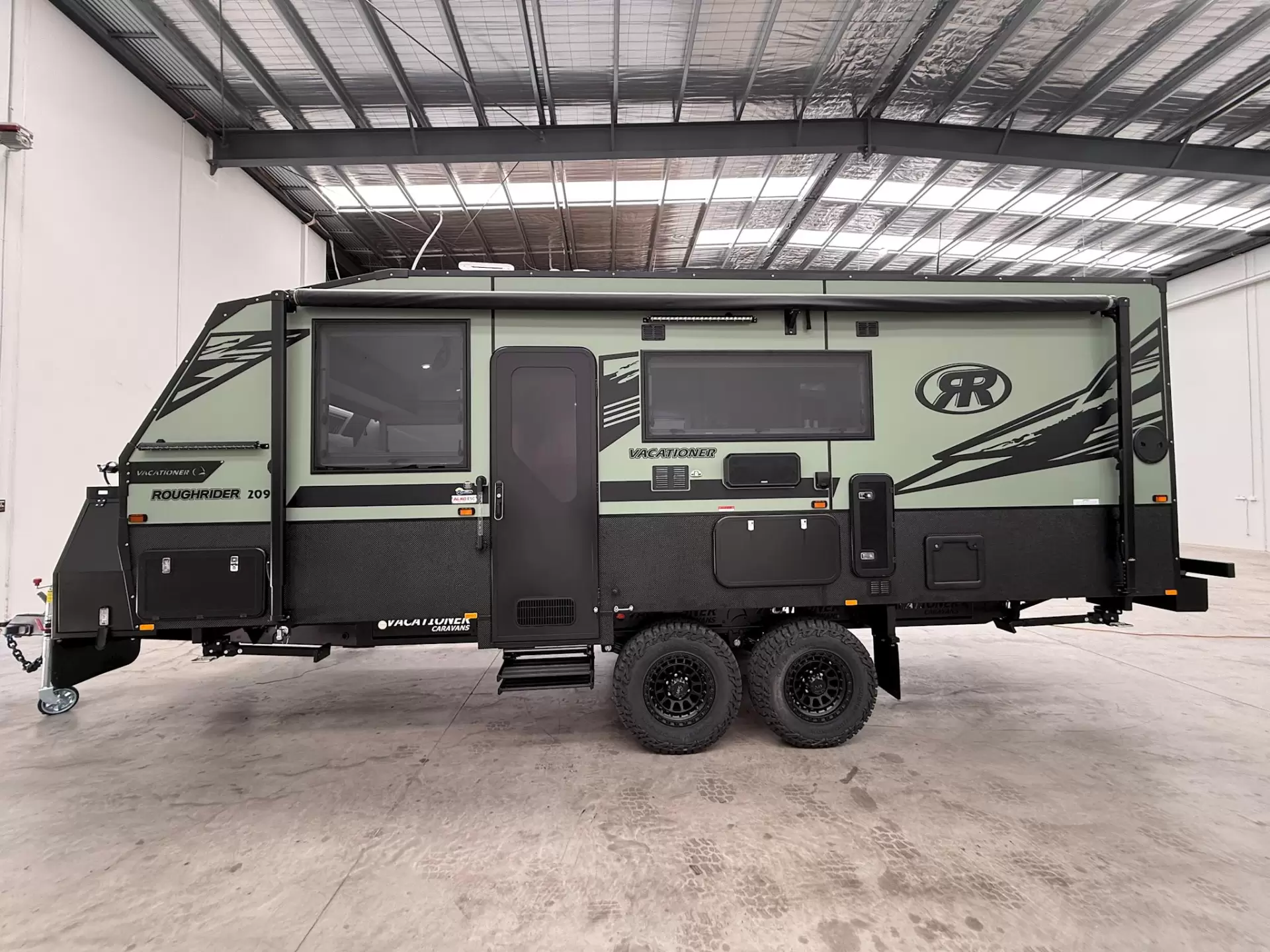 USED 2025 VACATIONER CARAVANS ROUGH RIDER