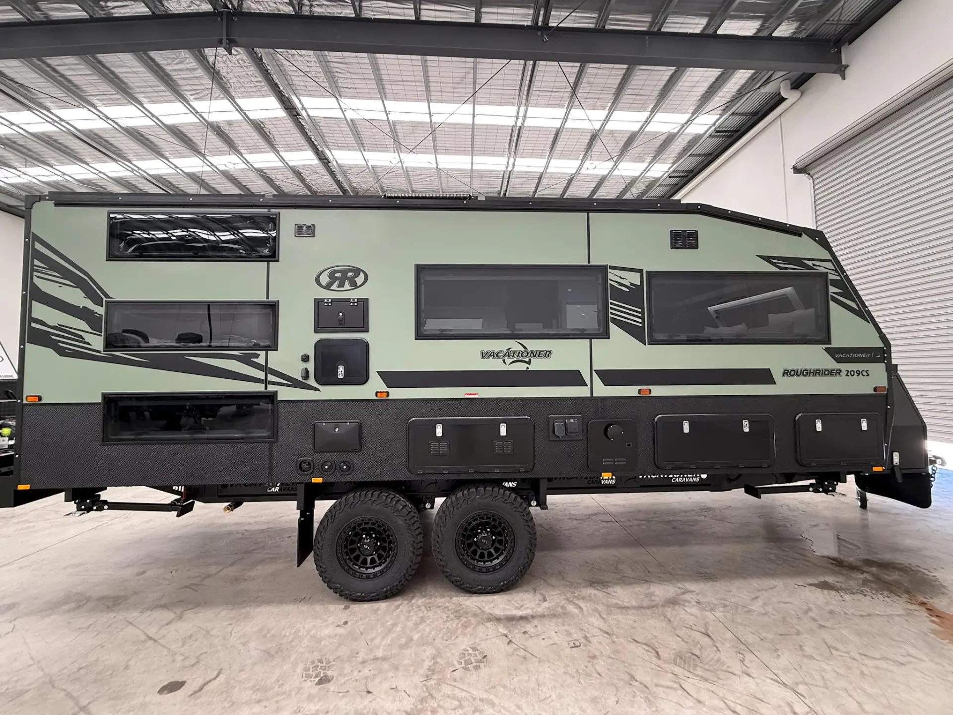 USED 2025 VACATIONER CARAVANS ROUGH RIDER