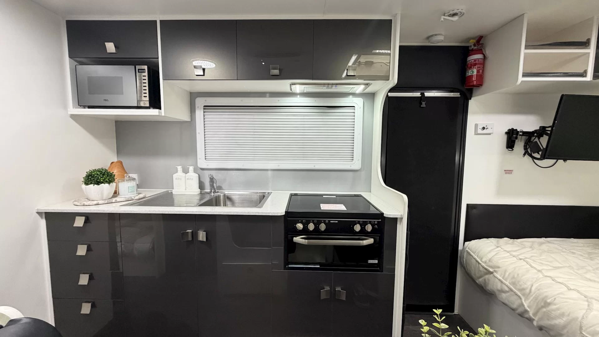 USED 2021 New Age ROAD OWL caravan