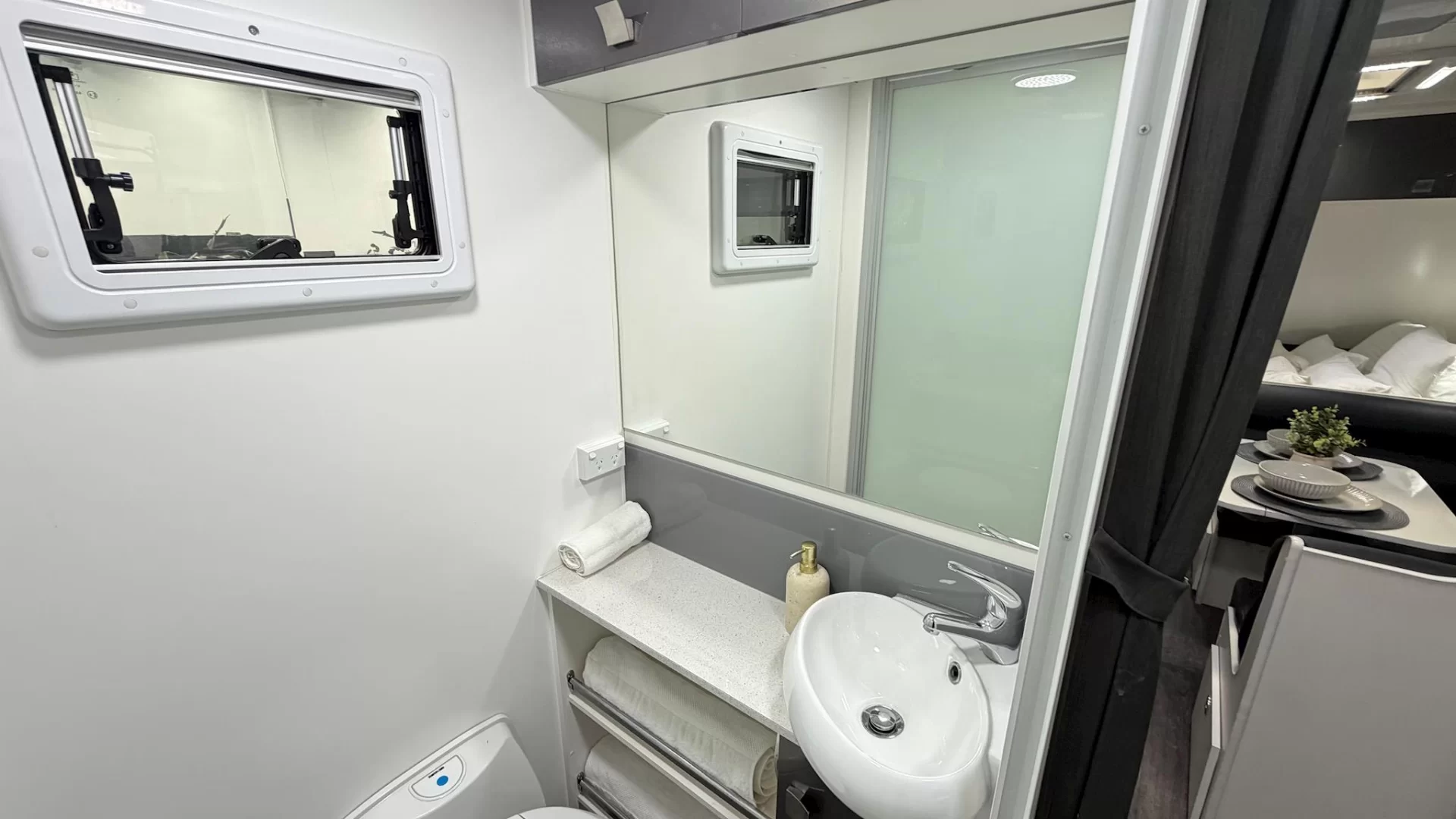 USED 2021 New Age ROAD OWL caravan