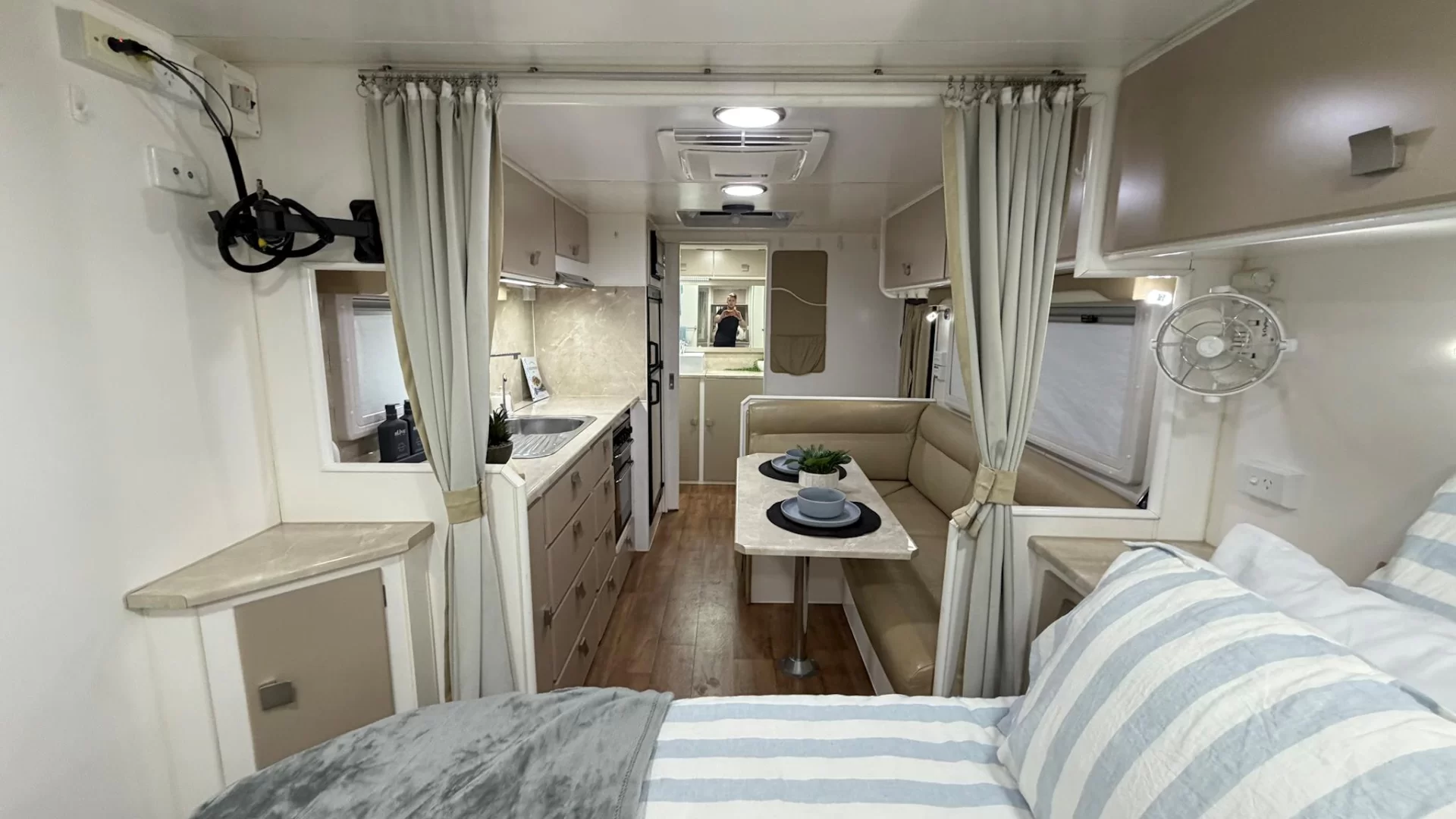 USED 2014 RETREAT MABEL caravan