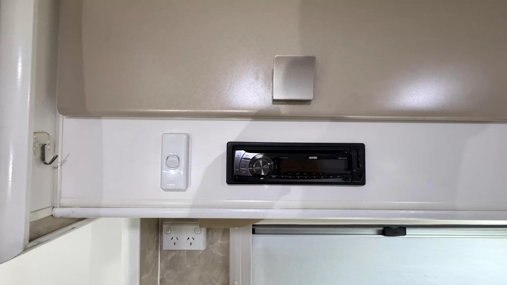 USED 2014 RETREAT MABEL caravan