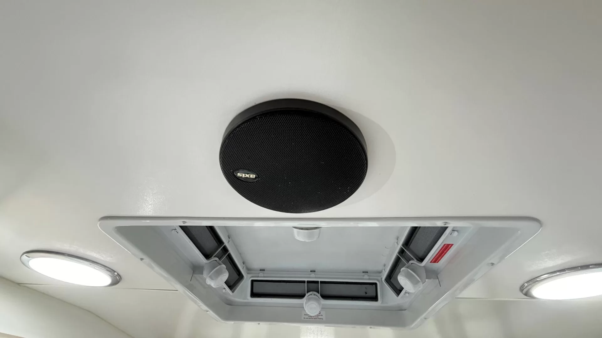 USED 2014 RETREAT MABEL caravan