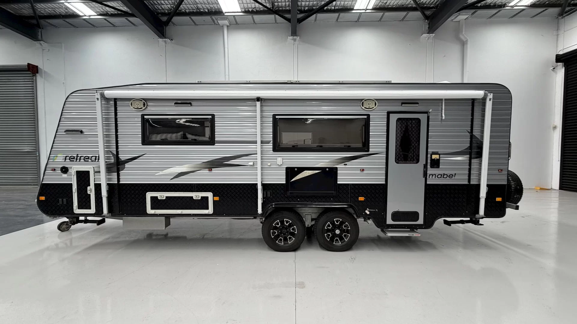 USED 2014 RETREAT MABEL caravan