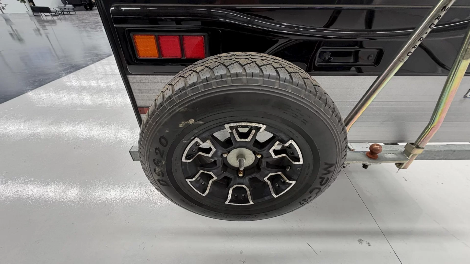 USED 2014 RETREAT MABEL caravan