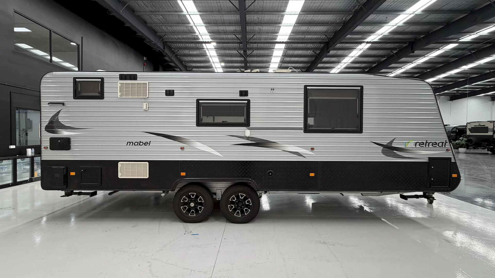 USED 2014 RETREAT MABEL caravan