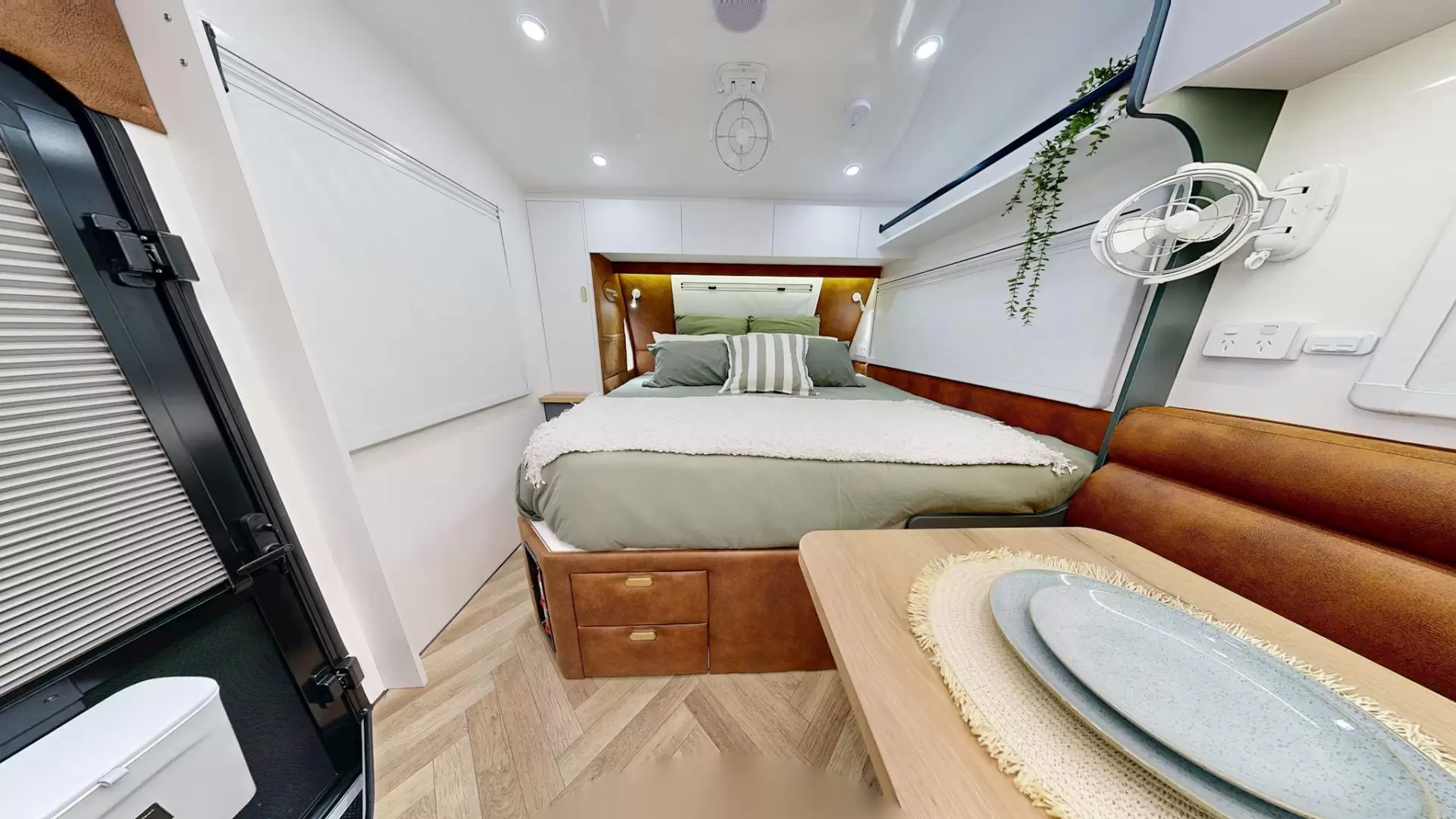 NEW 2026 VACATIONER CARAVANS ROUGH RIDER