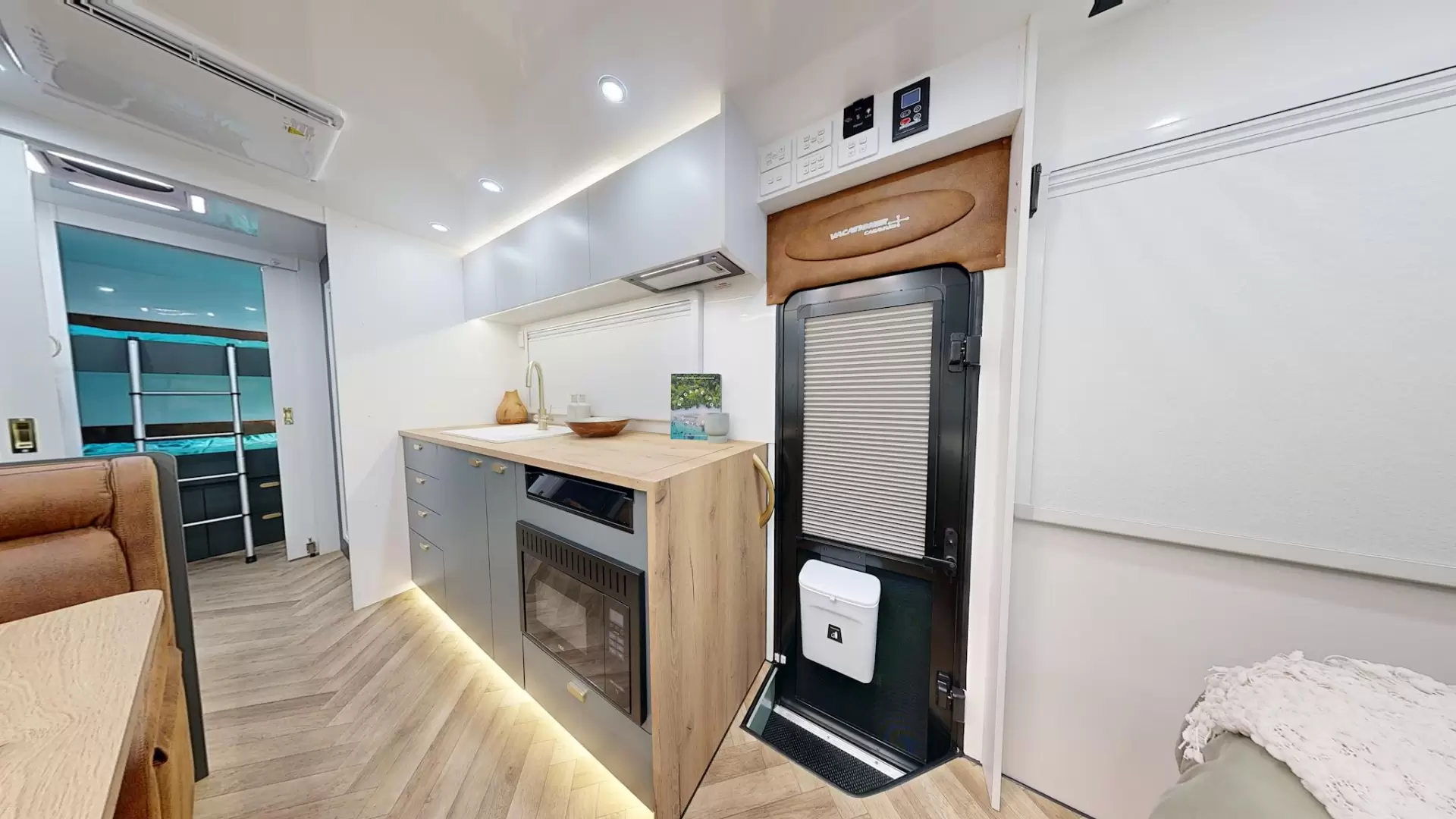 NEW 2026 VACATIONER CARAVANS ROUGH RIDER