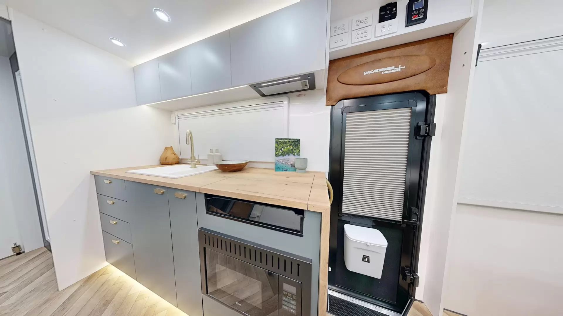 NEW 2026 VACATIONER CARAVANS ROUGH RIDER