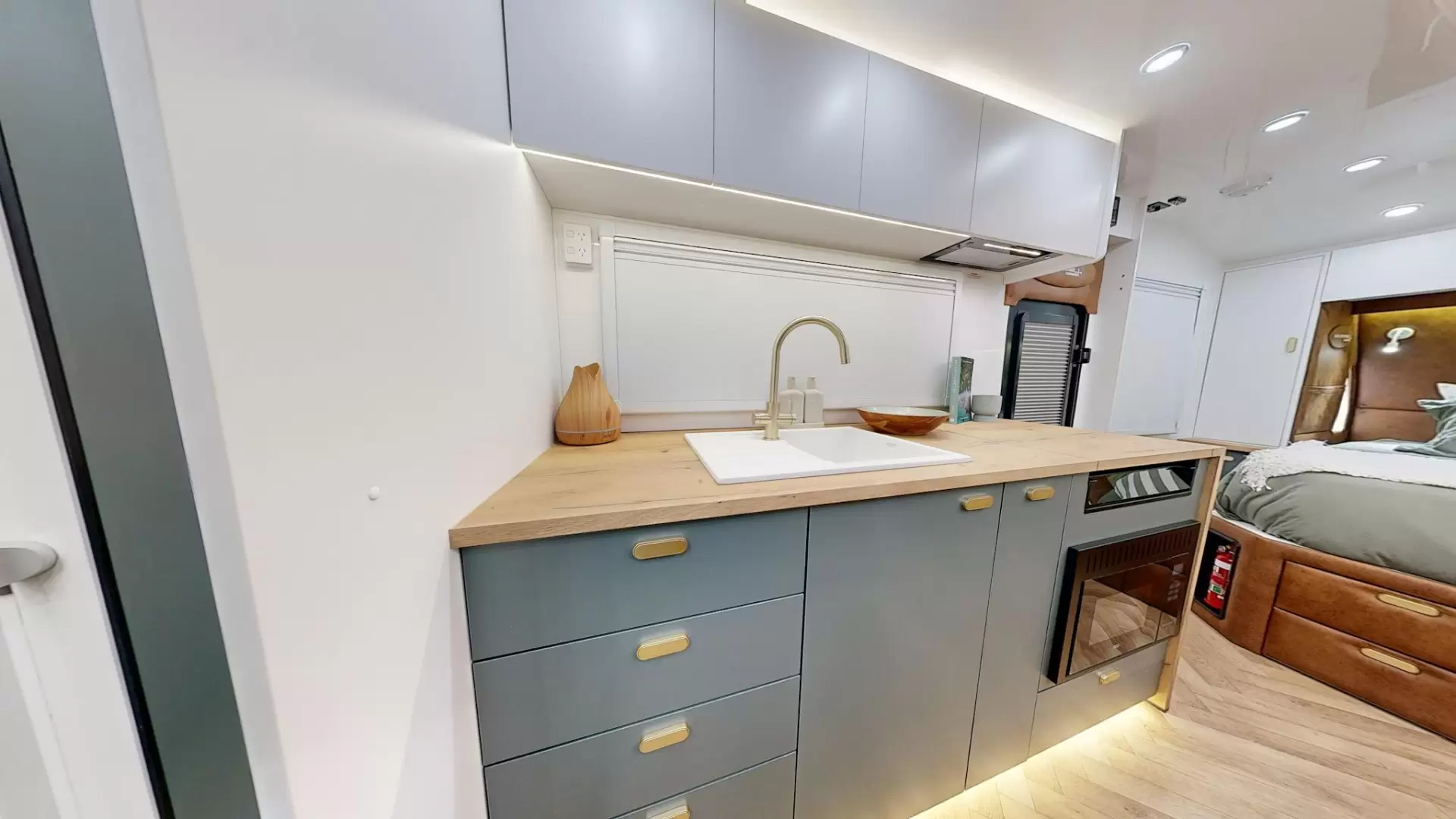 NEW 2026 VACATIONER CARAVANS ROUGH RIDER