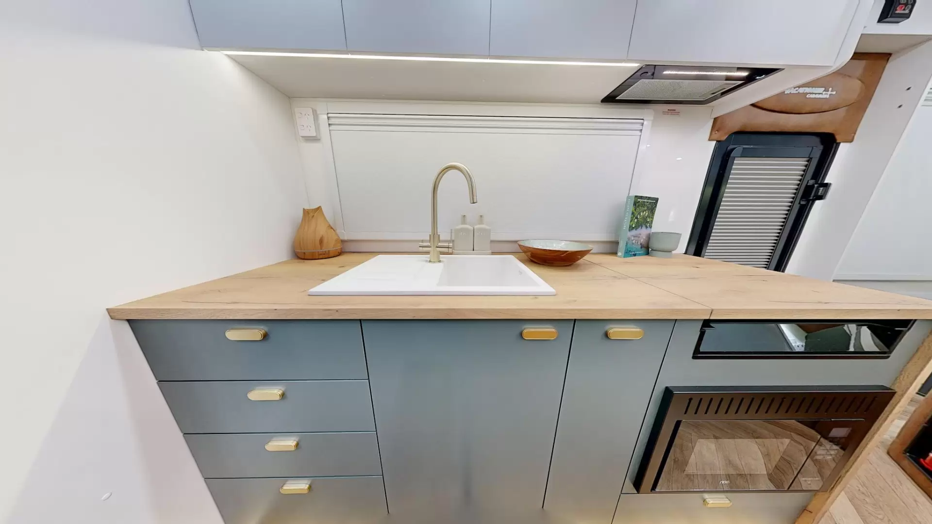 NEW 2026 VACATIONER CARAVANS ROUGH RIDER