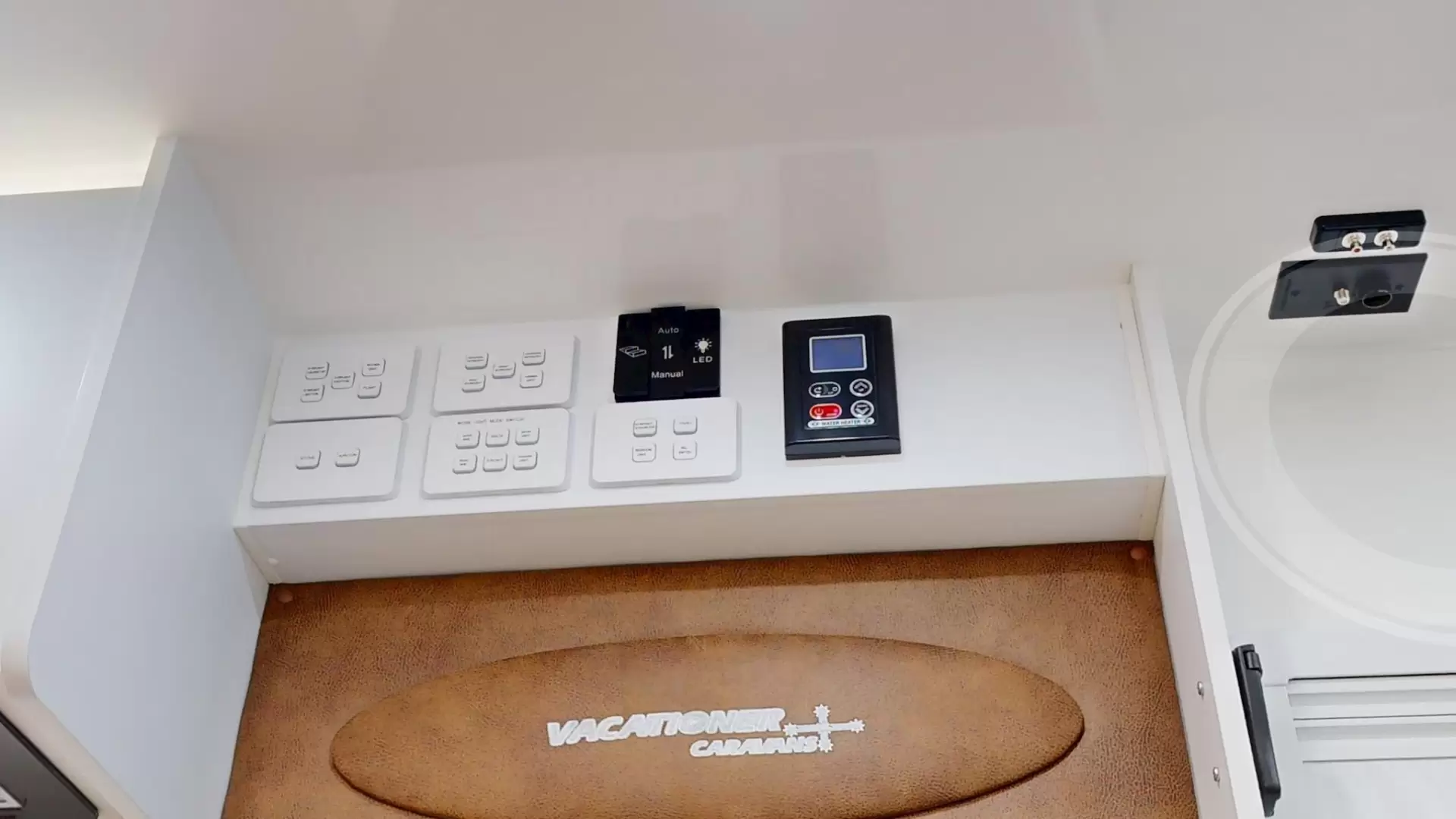 NEW 2026 VACATIONER CARAVANS ROUGH RIDER