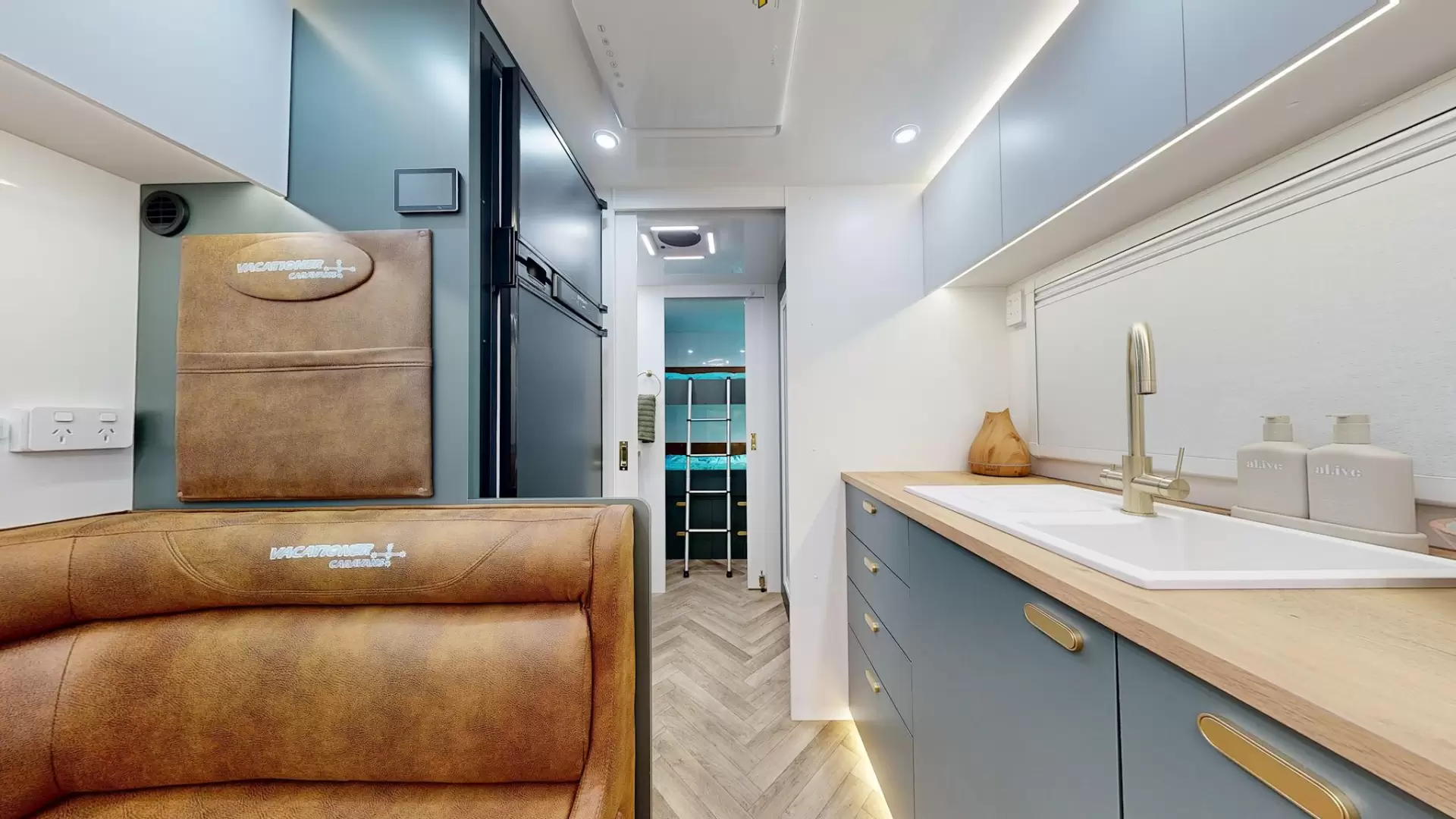 NEW 2026 VACATIONER CARAVANS ROUGH RIDER