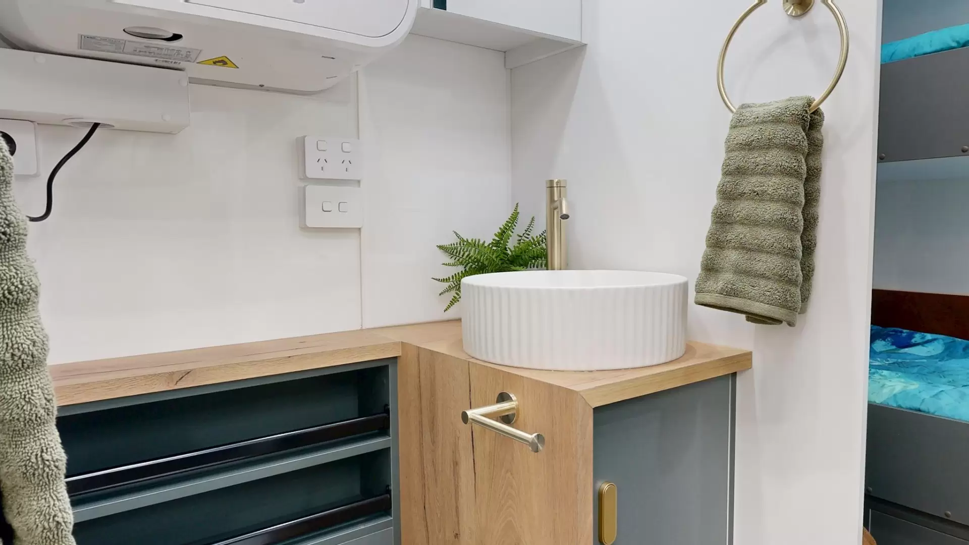 NEW 2026 VACATIONER CARAVANS ROUGH RIDER