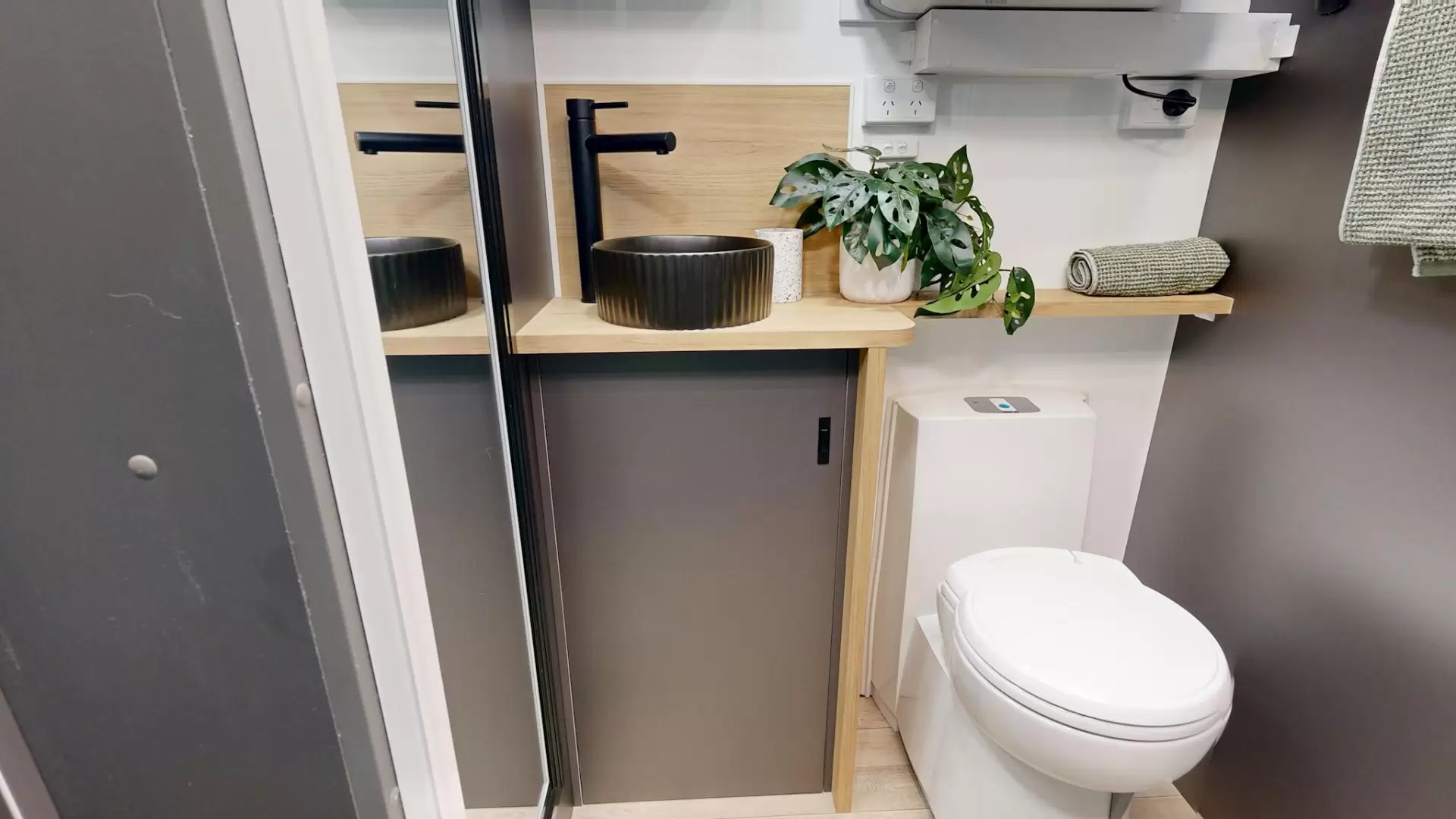 NEW 2026 VACATIONER CARAVANS ENDURA X