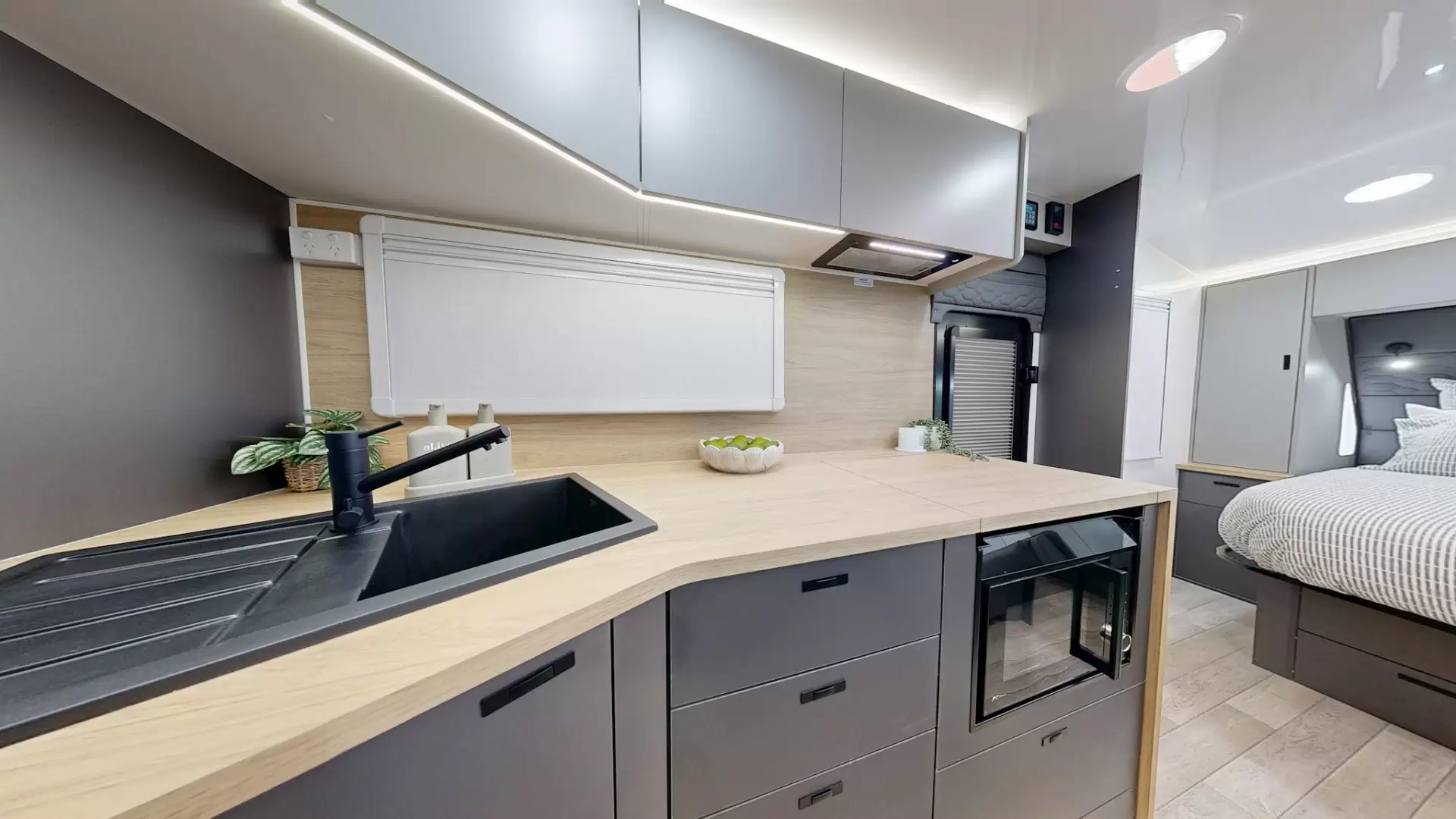 NEW 2026 VACATIONER CARAVANS ENDURA X