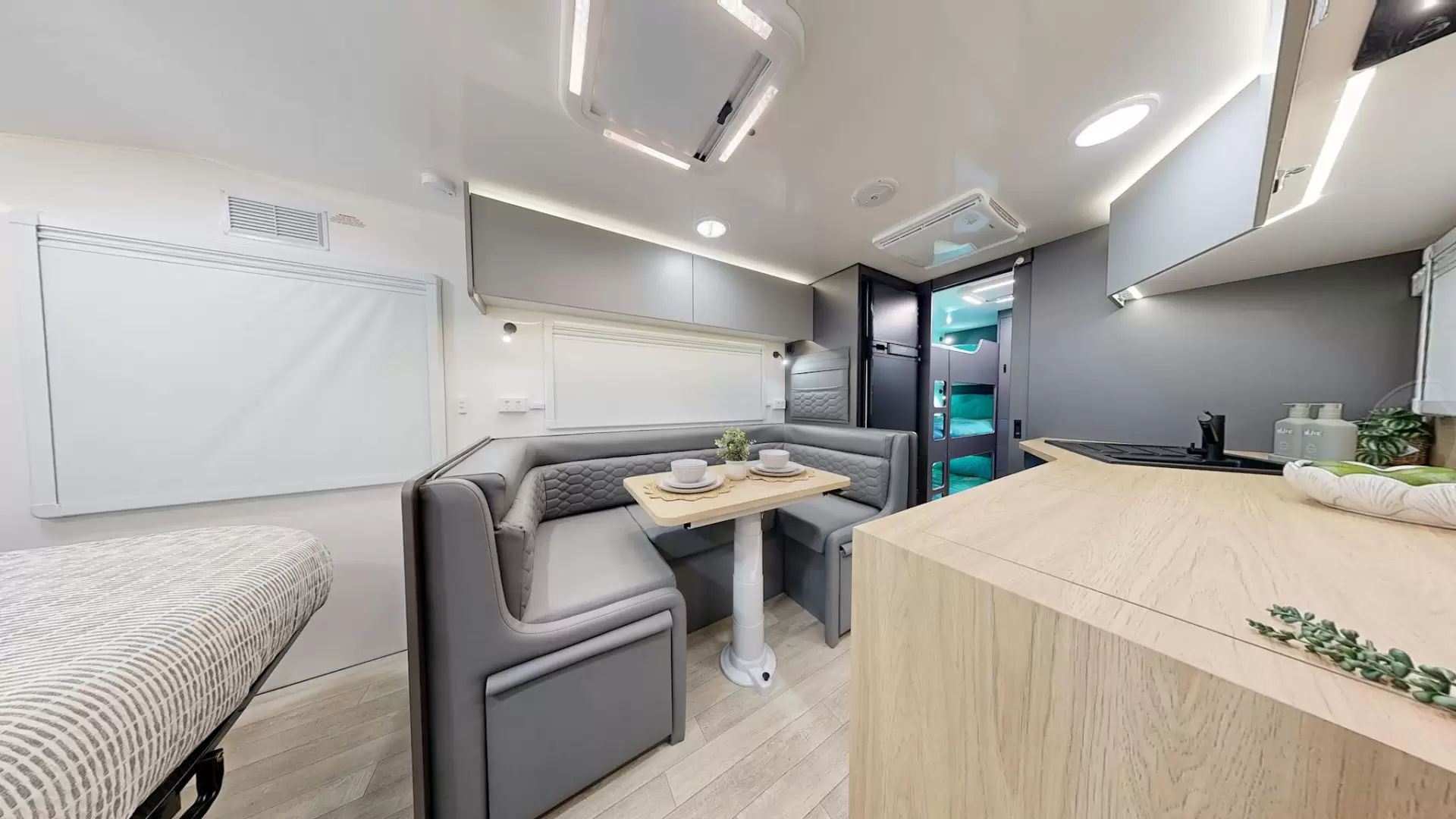 NEW 2026 VACATIONER CARAVANS ENDURA X