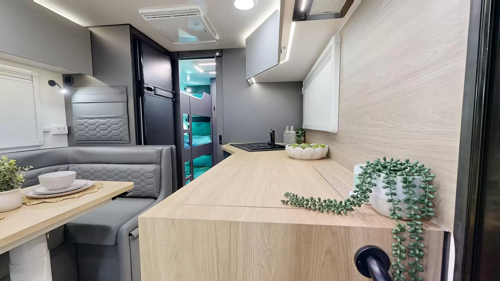 NEW 2026 VACATIONER CARAVANS ENDURA X