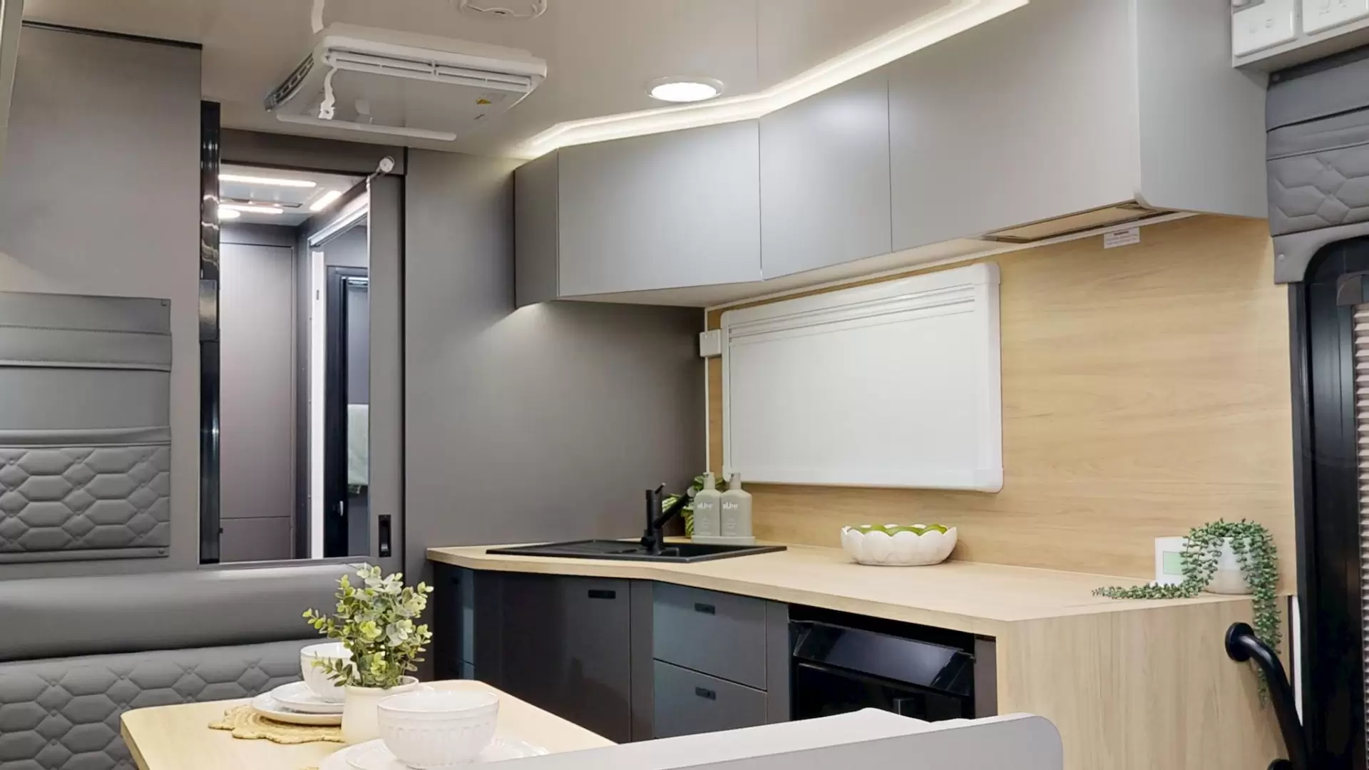 NEW 2026 VACATIONER CARAVANS ENDURA X