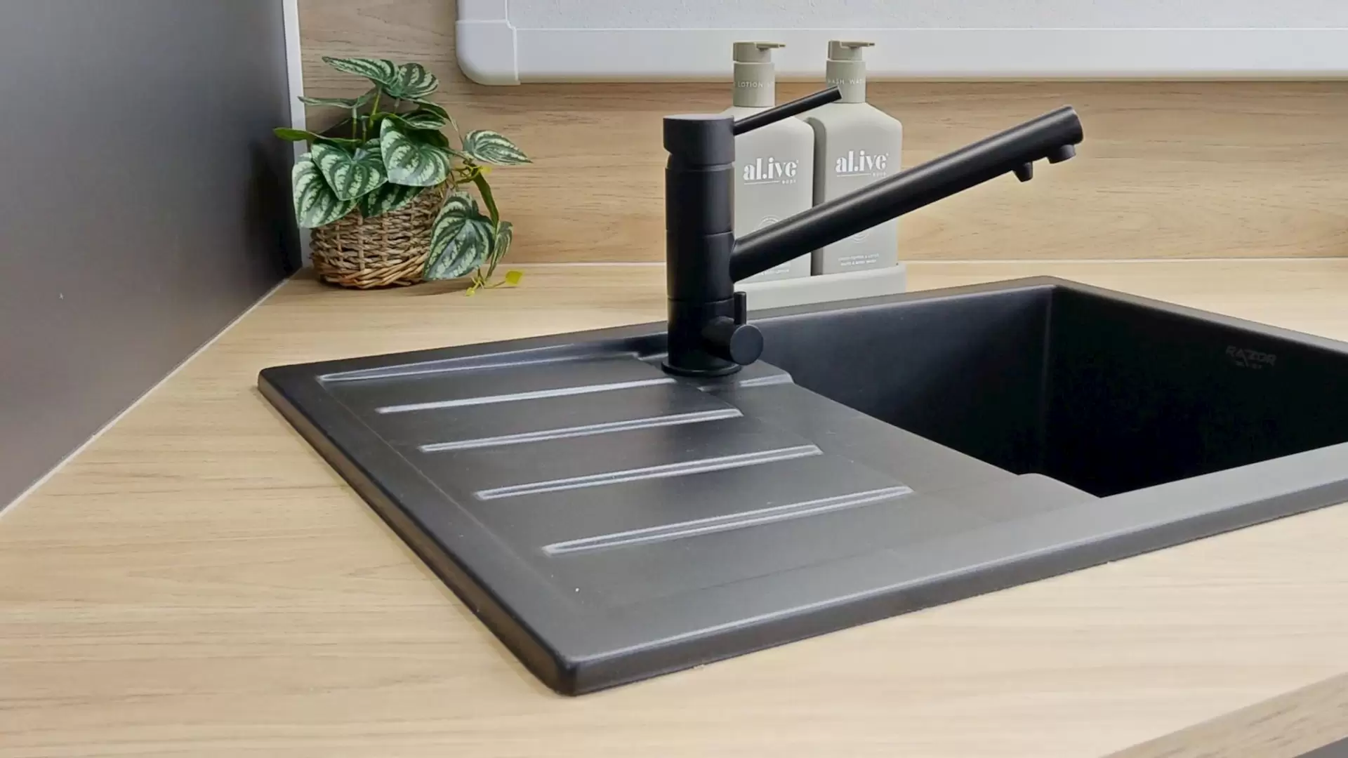 NEW 2026 VACATIONER CARAVANS ENDURA X