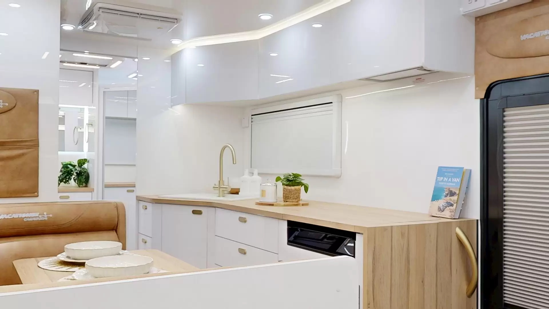 NEW 2026 VACATIONER CARAVANS ROUGH RIDER