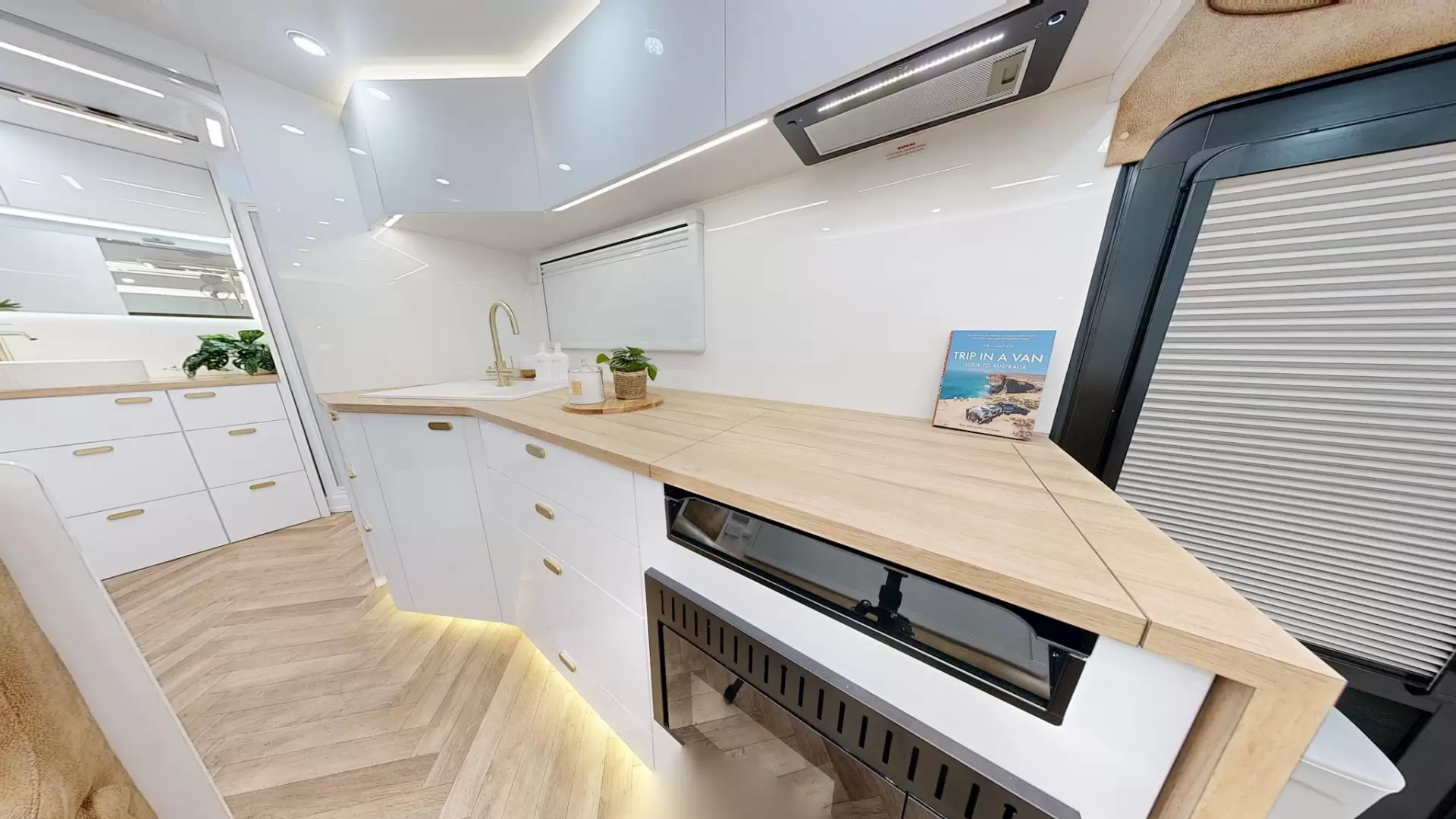 NEW 2026 VACATIONER CARAVANS ROUGH RIDER