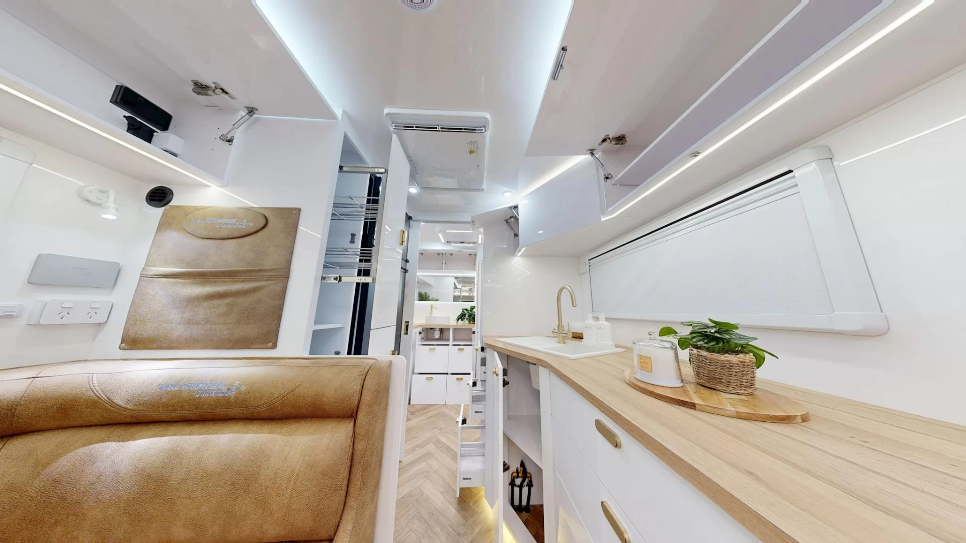 NEW 2026 VACATIONER CARAVANS ROUGH RIDER caravan